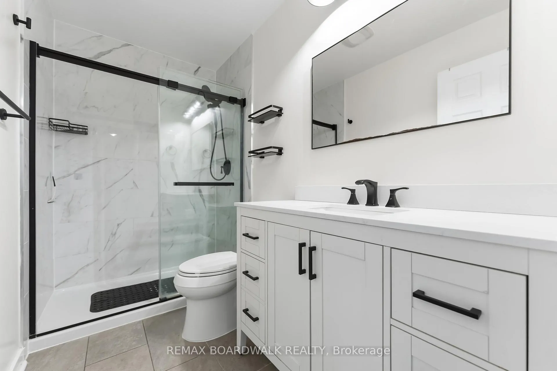 Photo 13 of 1707 Meadowbrook Road, Ottawa, Pineview — HOMEH