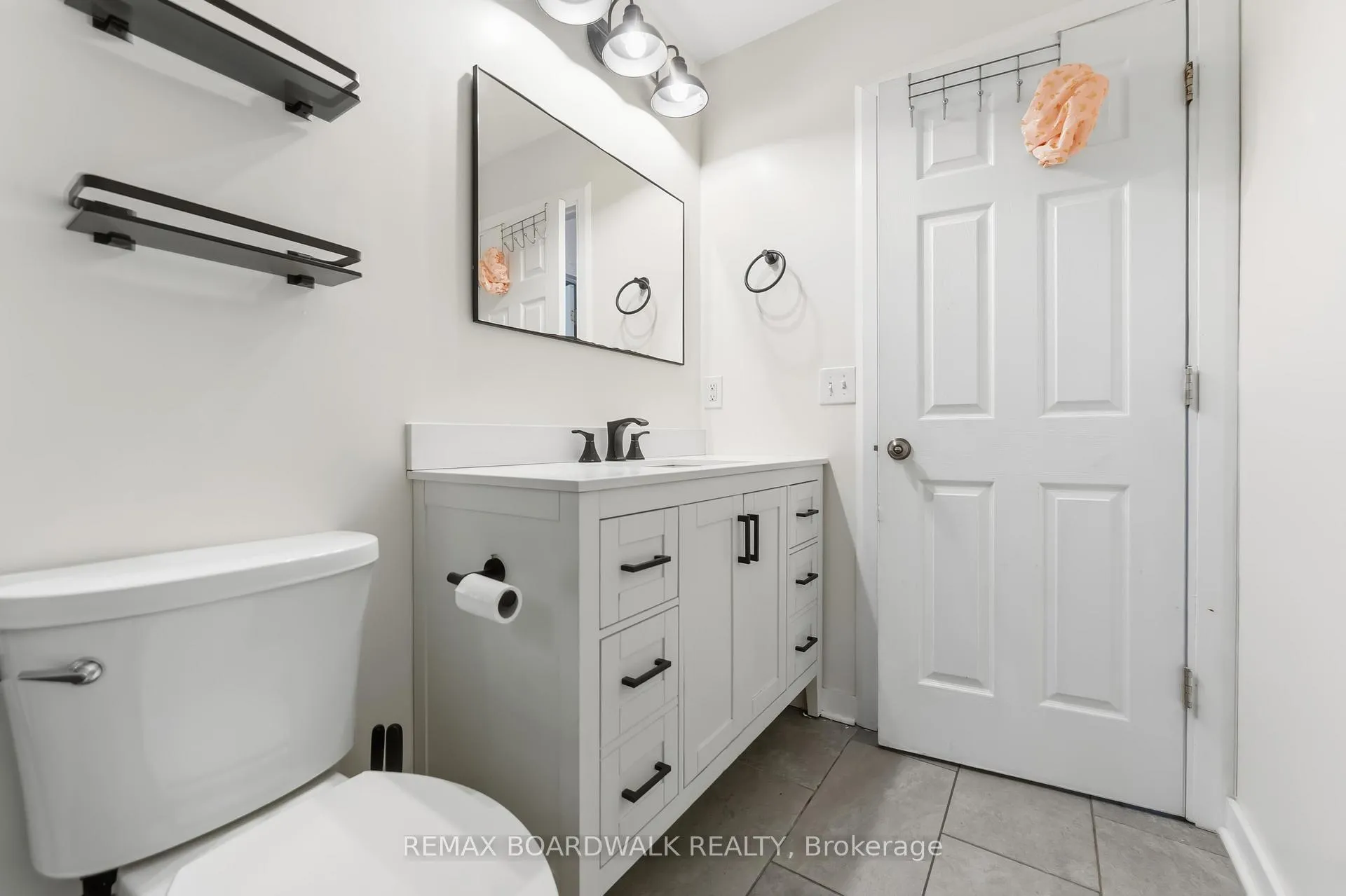 Photo 14 of 1707 Meadowbrook Road, Ottawa, Pineview — HOMEH