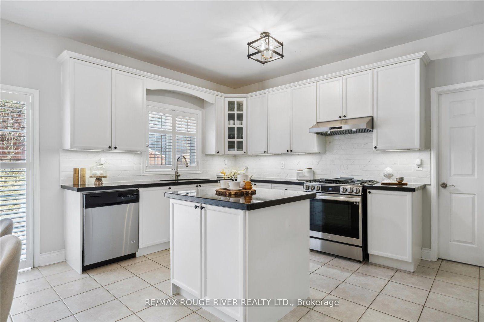 Photo 18 of 50 O'shea Crescent, Ajax, Northwest Ajax — HOMEH