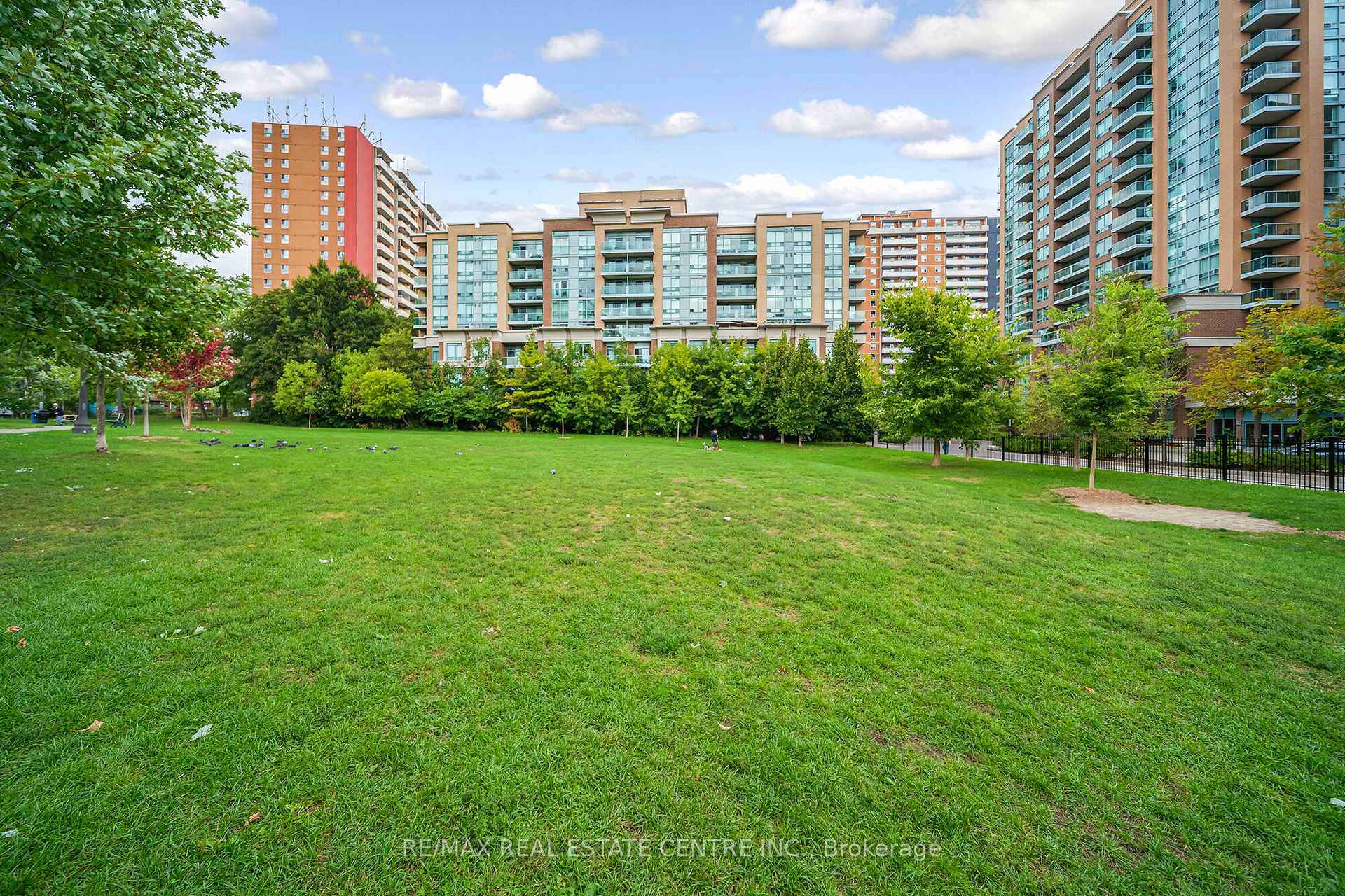 Photo 5 of Unit 505, 17 Michael Power Place, Etobicoke, Islington-City Centre West — HOMEH