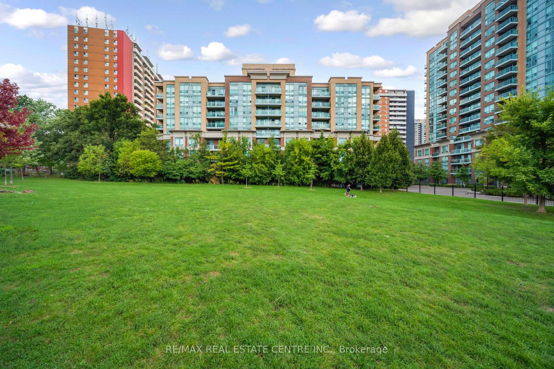 Photo 6 of Unit 505, 17 Michael Power Place, Etobicoke, Islington-City Centre West — HOMEH