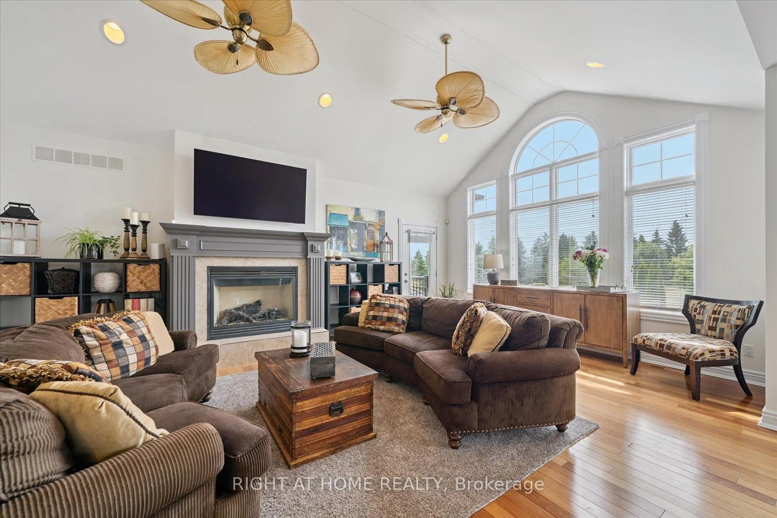 Photo 9 of 7 Clyde Court, Scugog, Port Perry — HOMEH