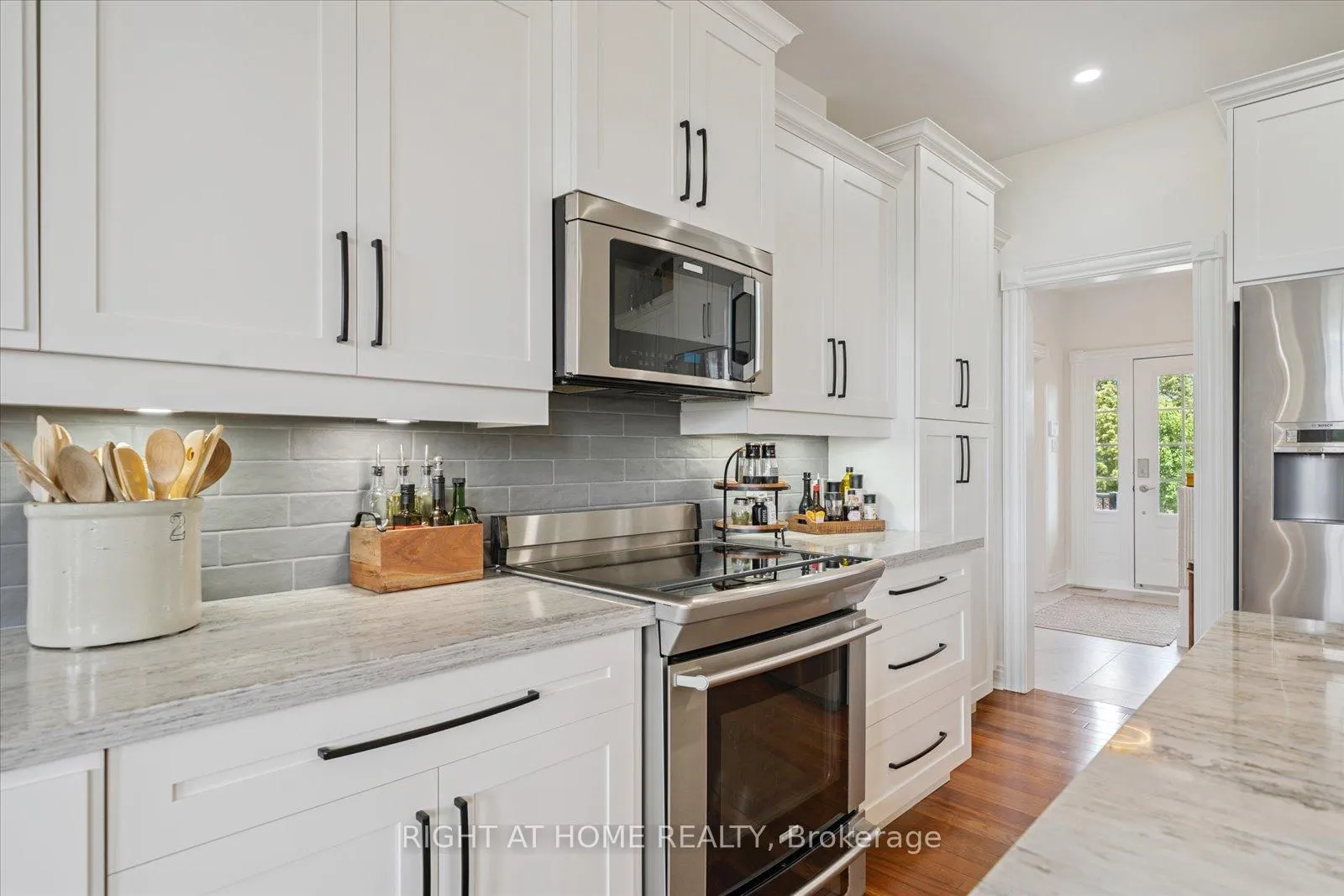 Photo 14 of 7 Clyde Court, Scugog, Port Perry — HOMEH