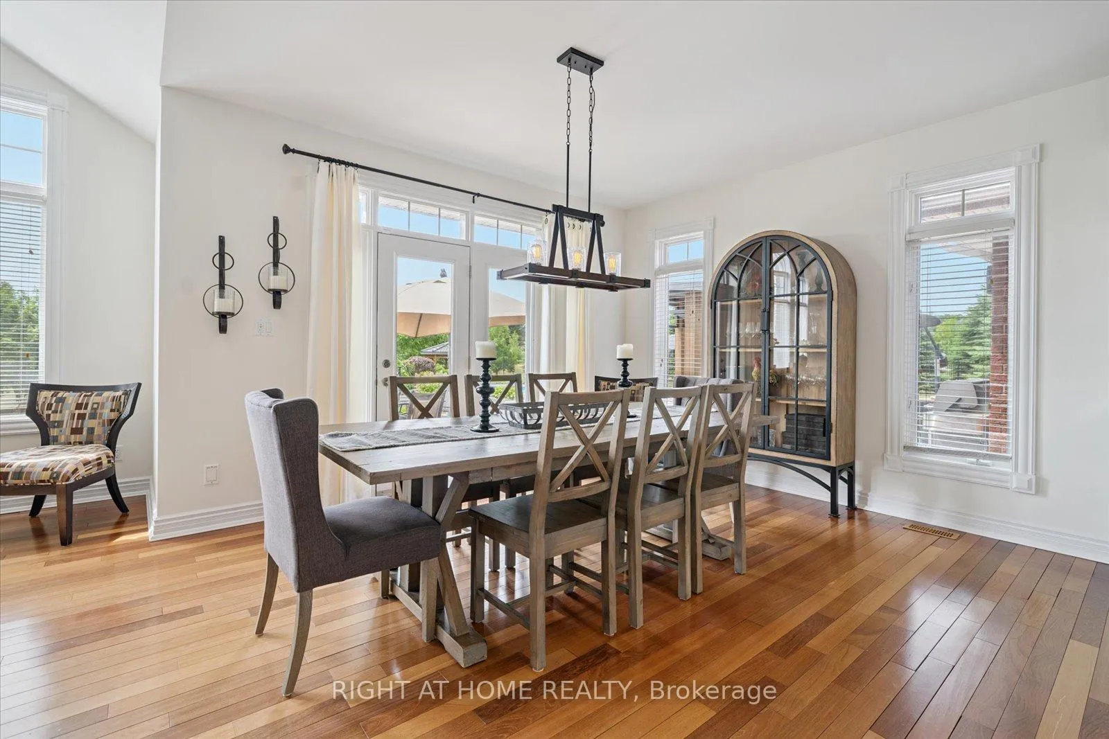Photo 15 of 7 Clyde Court, Scugog, Port Perry — HOMEH