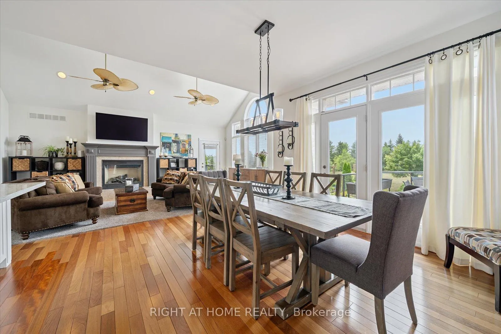 Photo 16 of 7 Clyde Court, Scugog, Port Perry — HOMEH