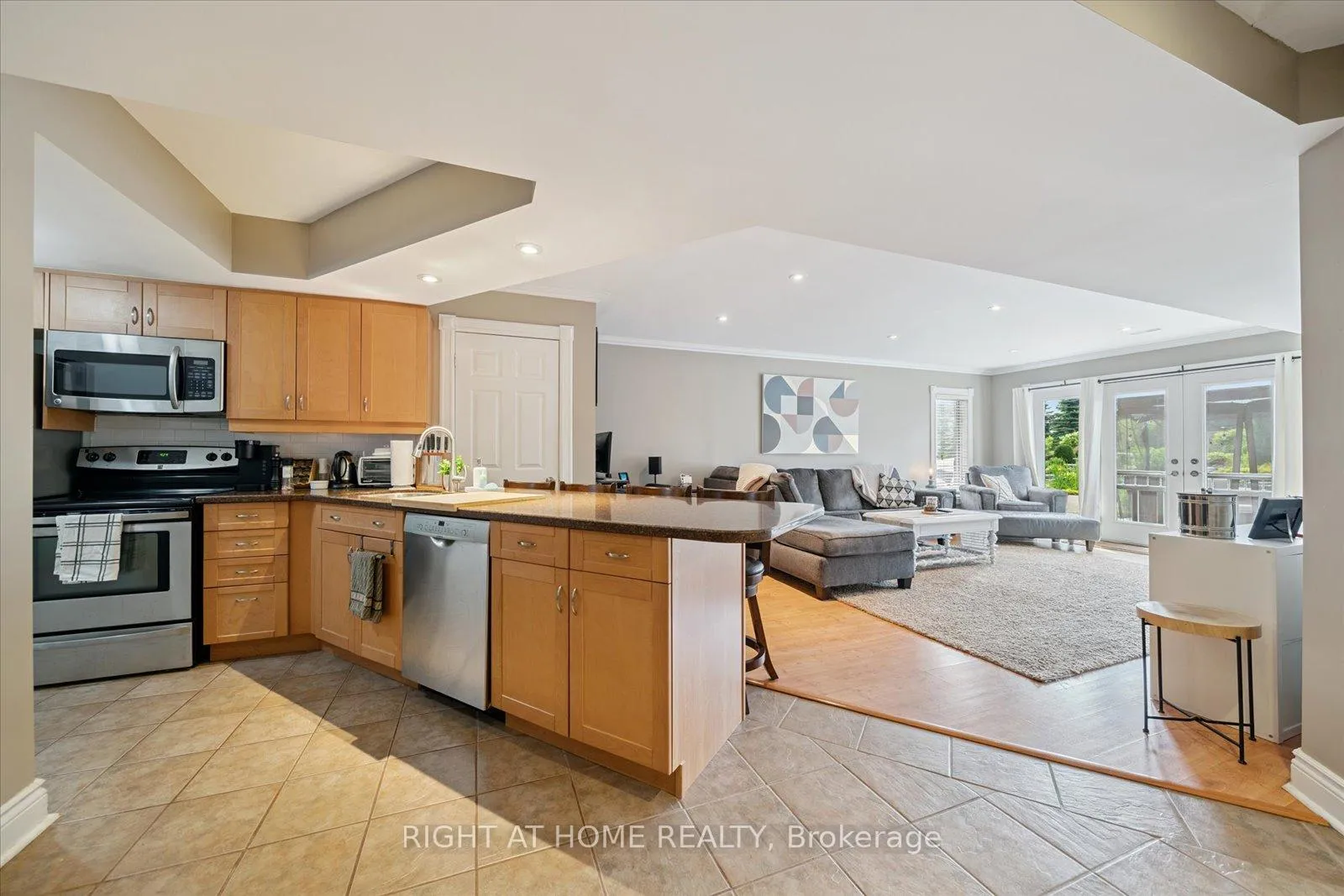 Photo 36 of 7 Clyde Court, Scugog, Port Perry — HOMEH