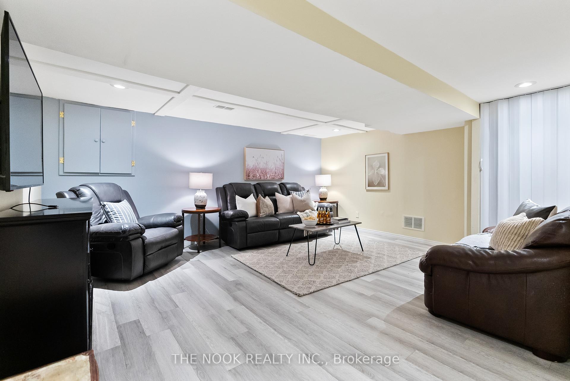 Photo 6 of 79 Lawrence Crescent, Clarington, Bowmanville — HOMEH