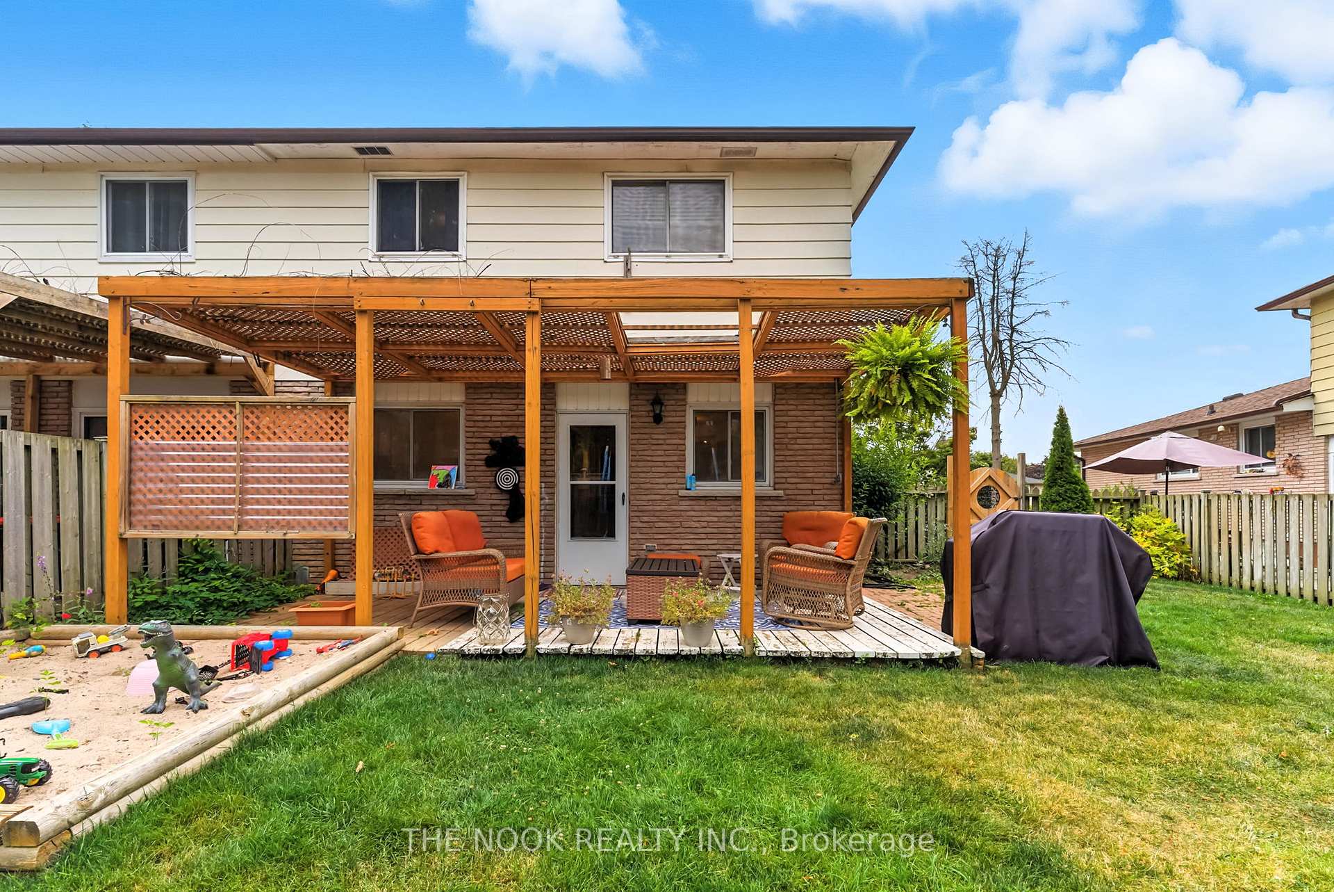 Photo 9 of 79 Lawrence Crescent, Clarington, Bowmanville — HOMEH