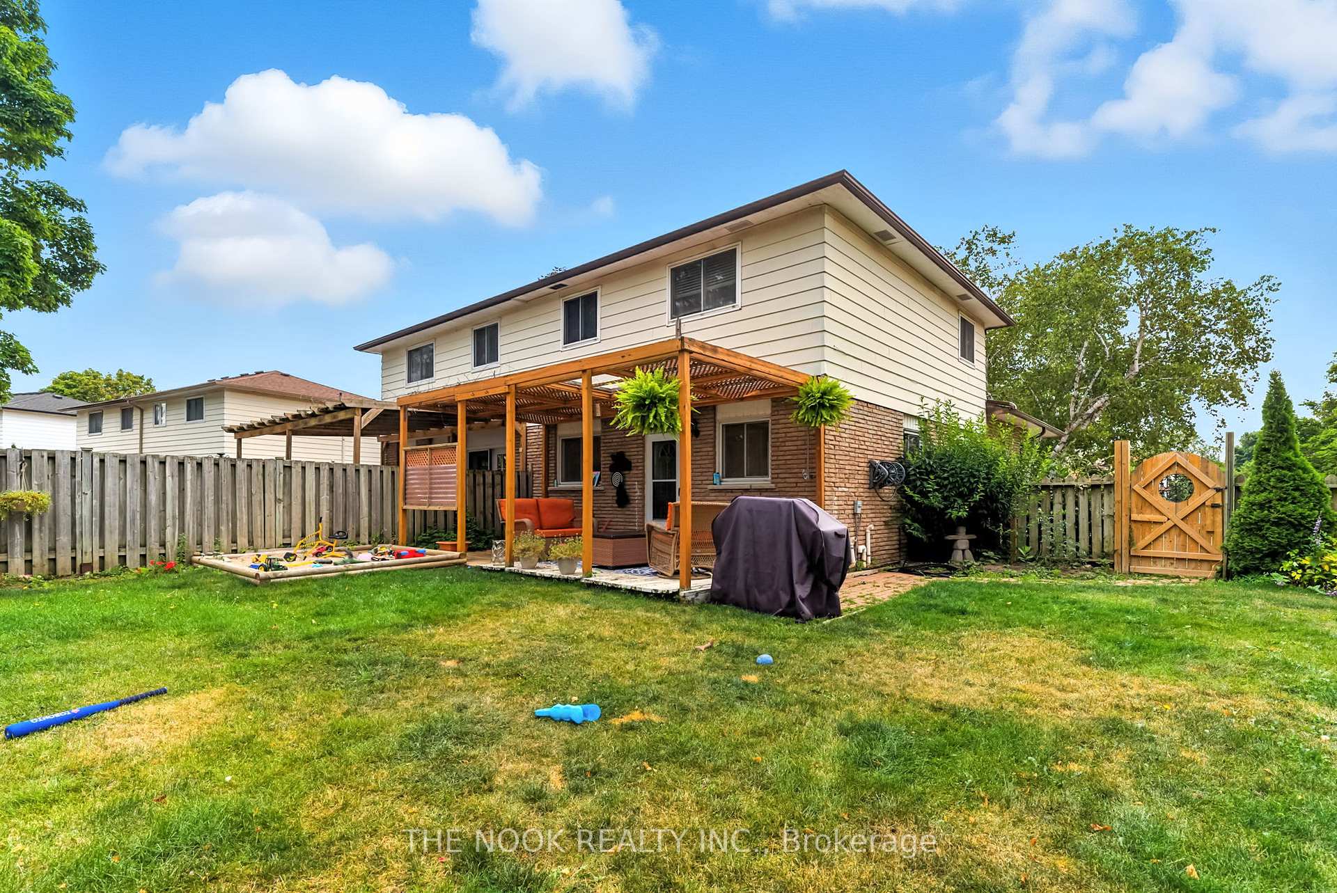 Photo 13 of 79 Lawrence Crescent, Clarington, Bowmanville — HOMEH