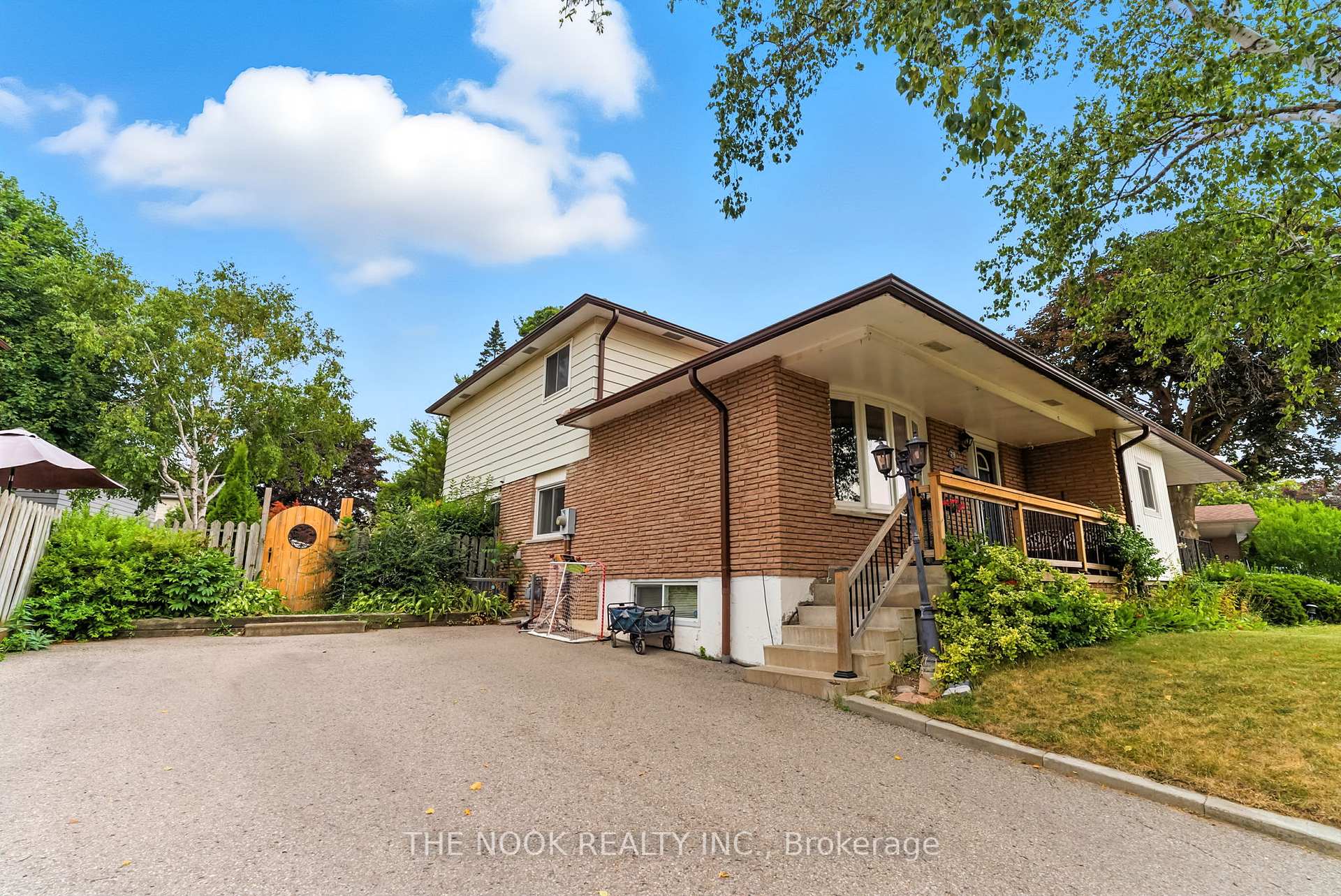 Photo 14 of 79 Lawrence Crescent, Clarington, Bowmanville — HOMEH
