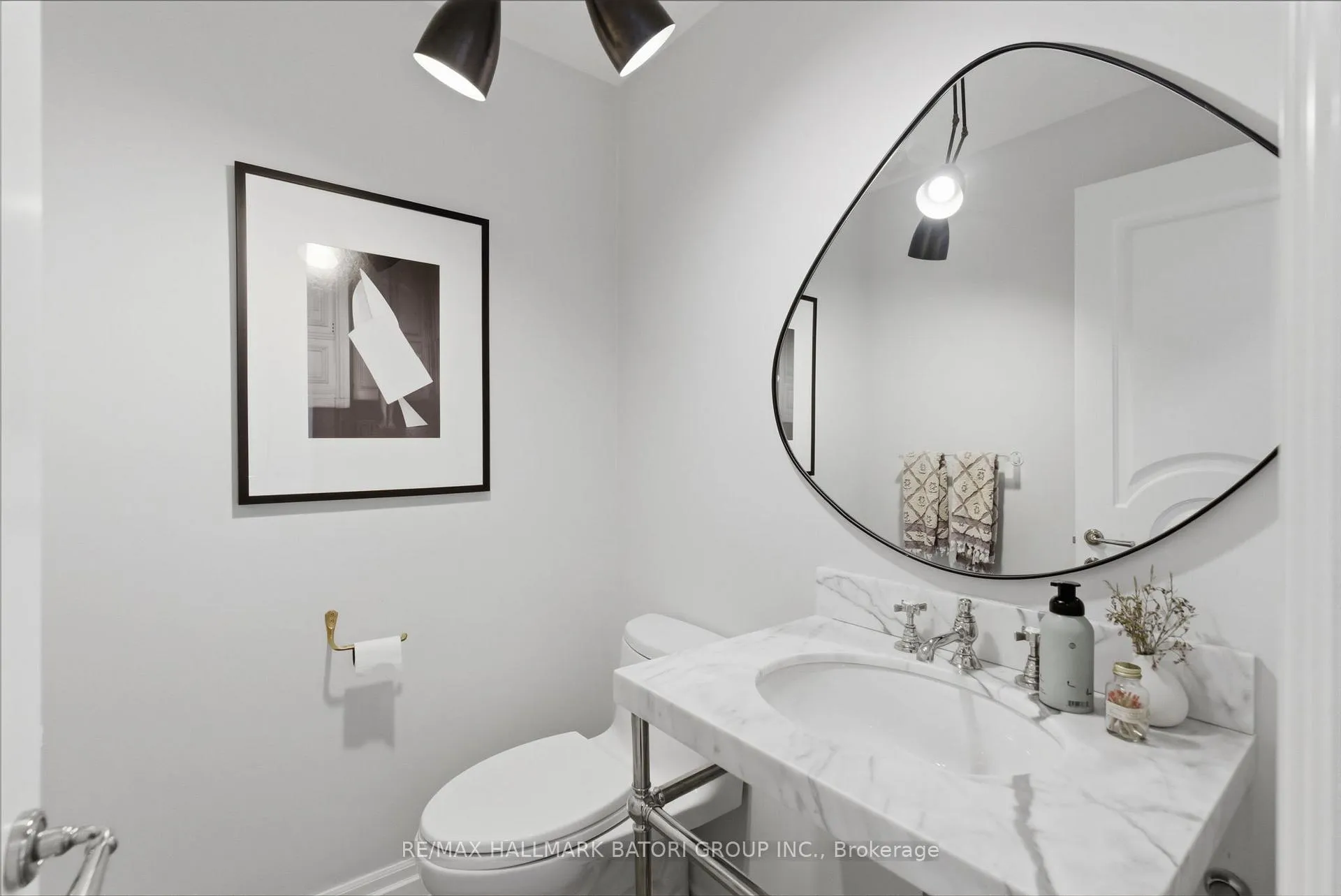 Photo 16 of 69 Kimbark Boulevard, Toronto, Bedford Park-Nortown — HOMEH