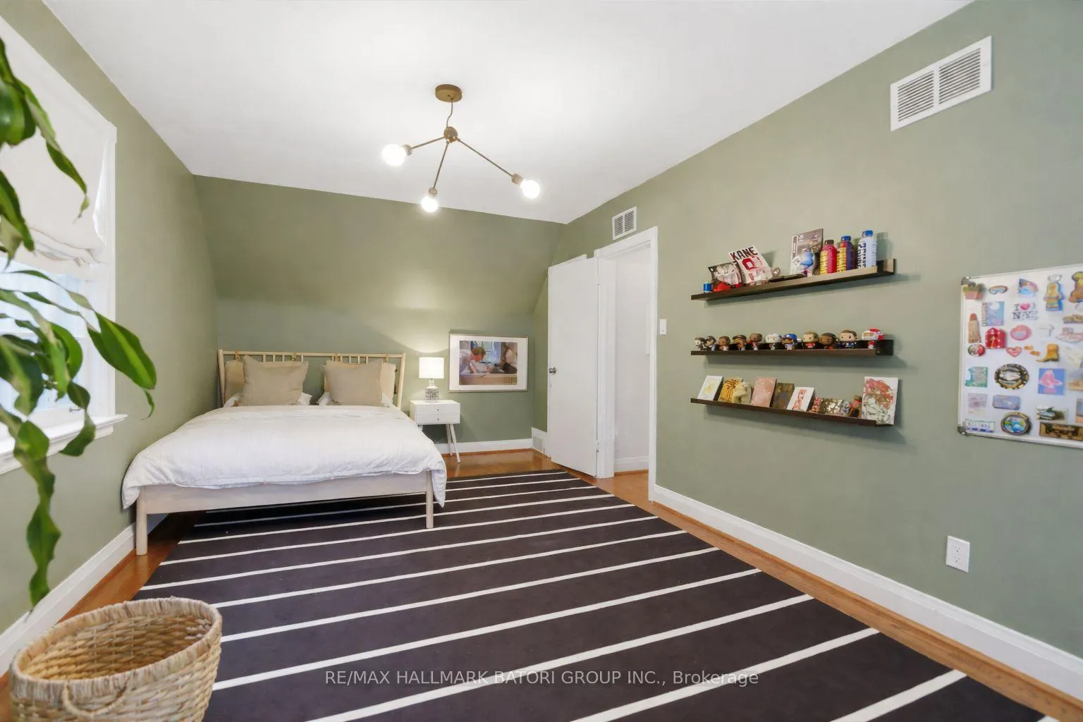Photo 28 of 69 Kimbark Boulevard, Toronto, Bedford Park-Nortown — HOMEH