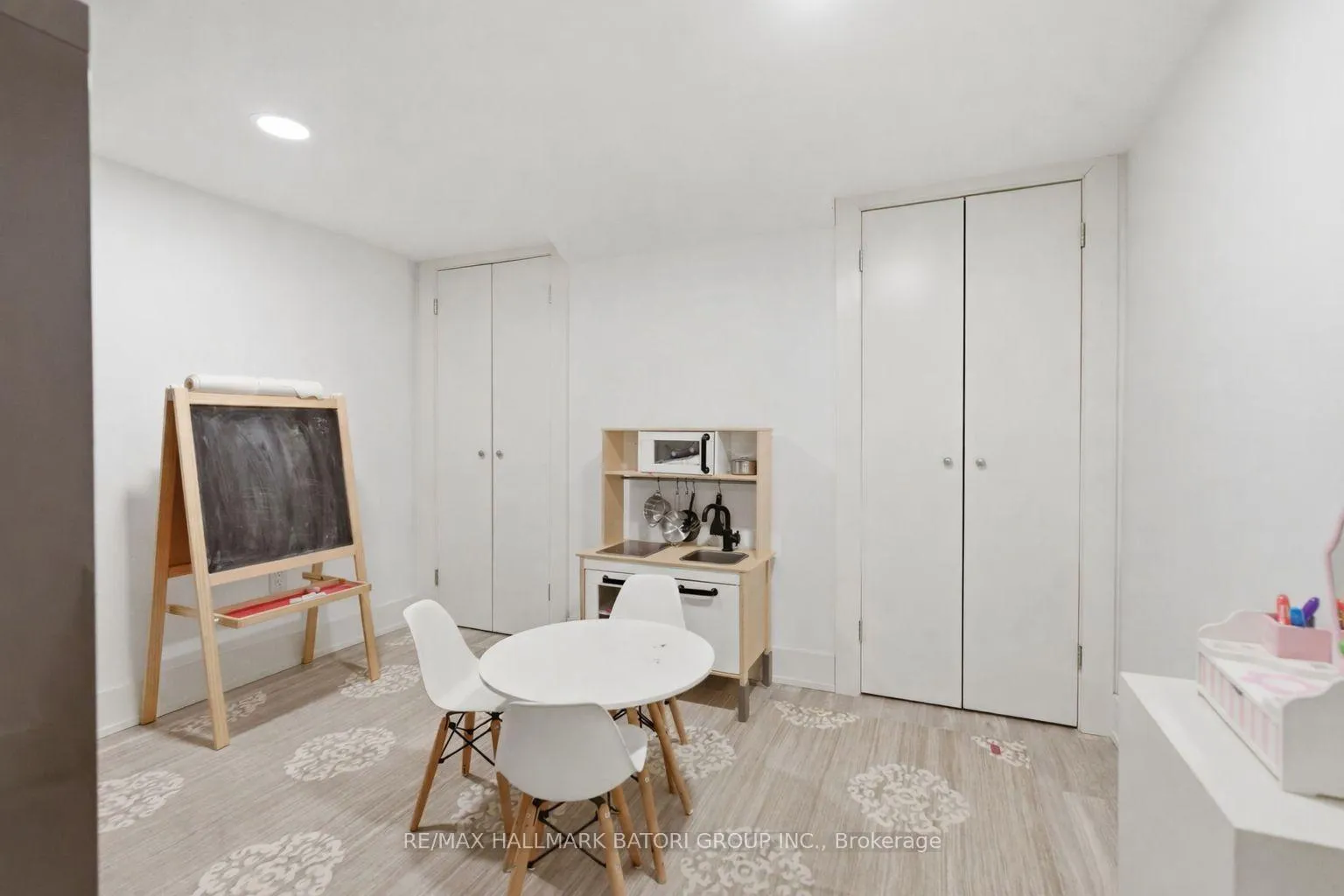 Photo 33 of 69 Kimbark Boulevard, Toronto, Bedford Park-Nortown — HOMEH