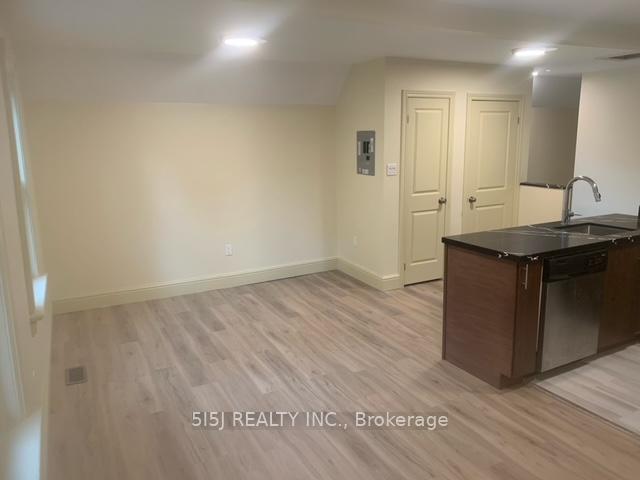 Photo 2 of Unit 2, 246 Bradford Street, Barrie, Allandale Centre — HOMEH