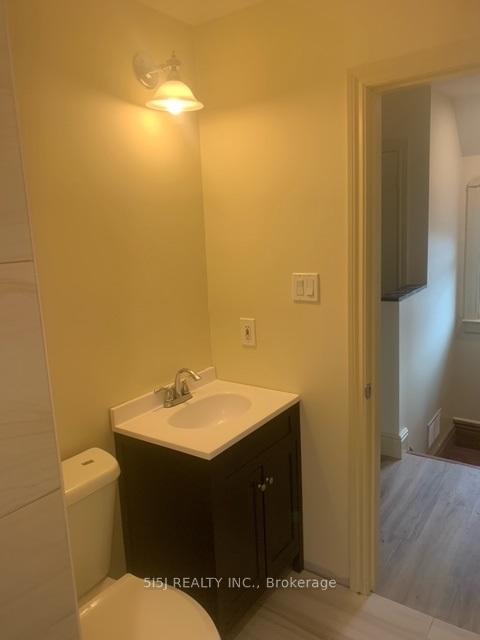 Photo 10 of Unit 2, 246 Bradford Street, Barrie, Allandale Centre — HOMEH