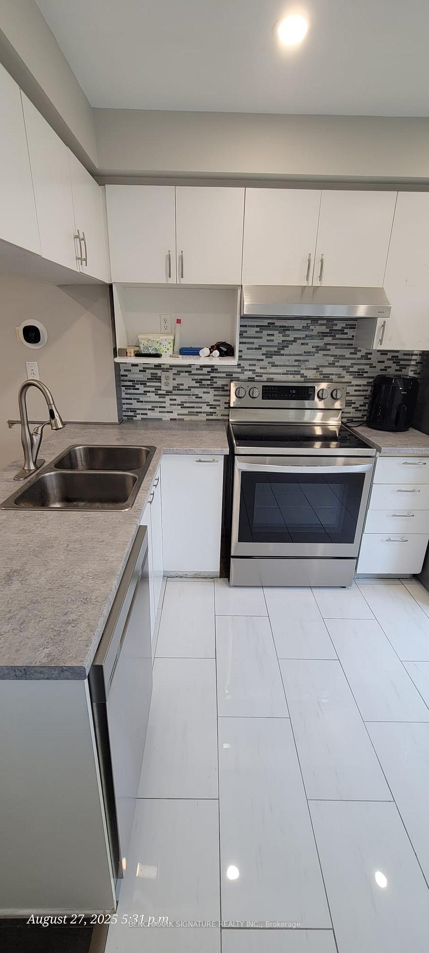 Photo 3 of Unit 8, 1635 Pickering Parkway, Pickering, Village East — HOMEH