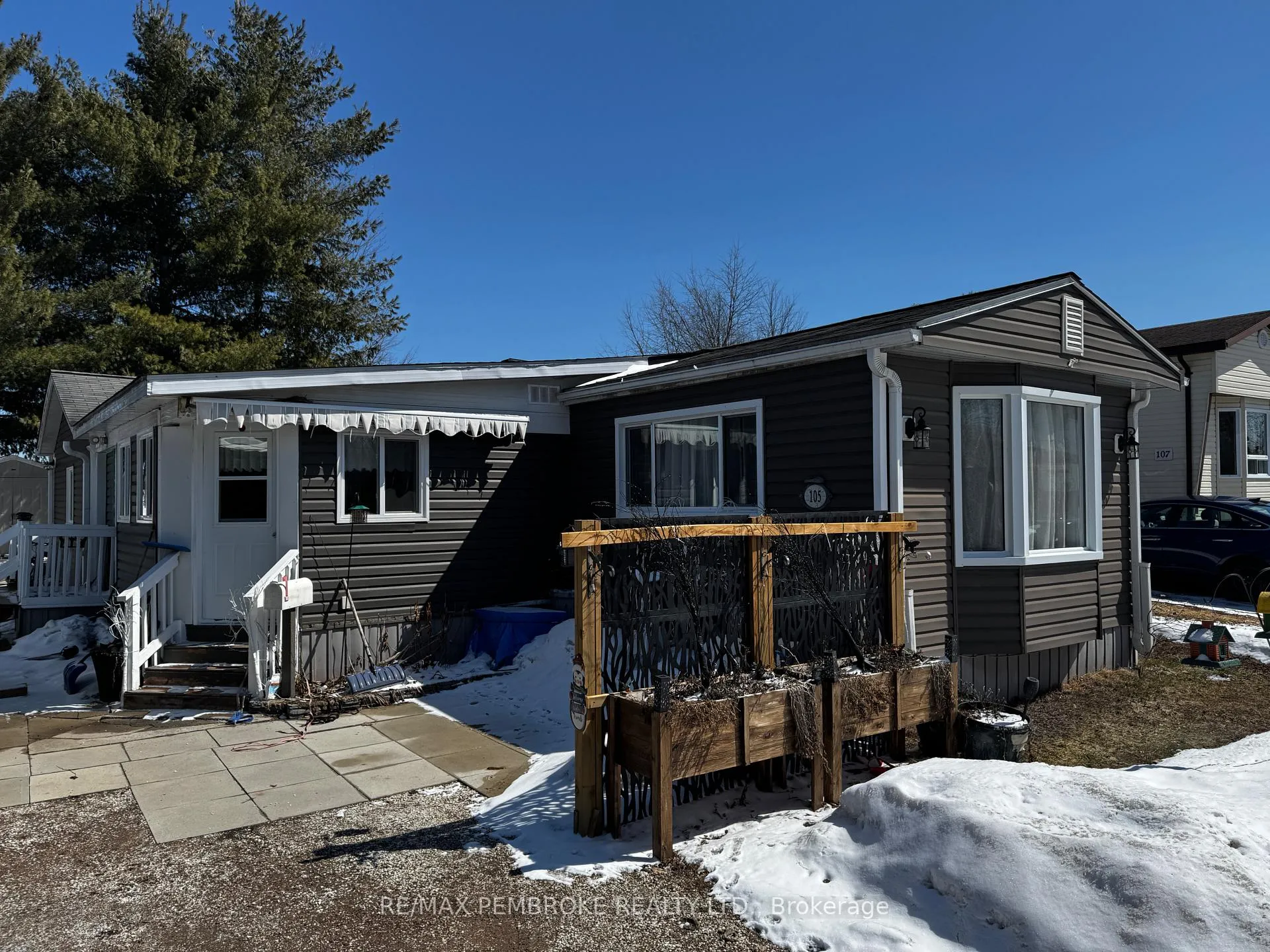 Photo 1 of 105 Pinehurst Estates, Petawawa — HOMEH