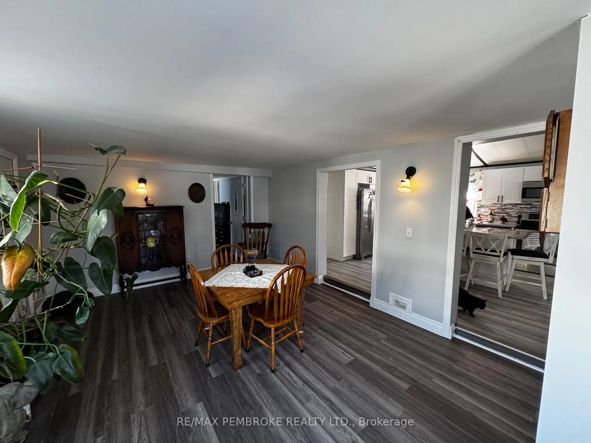 Photo 3 of 105 Pinehurst Estates, Petawawa — HOMEH