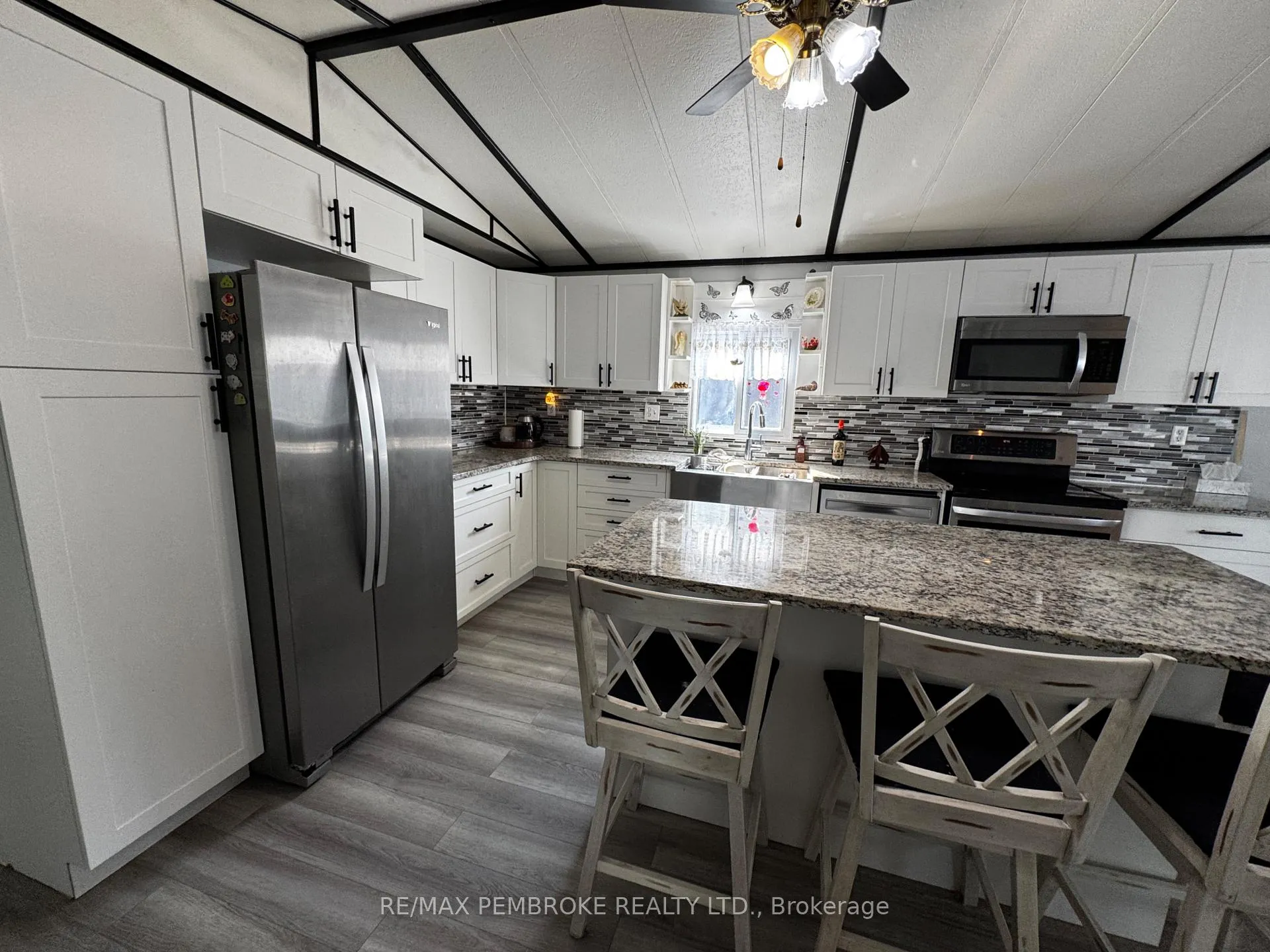 Photo 5 of 105 Pinehurst Estates, Petawawa — HOMEH