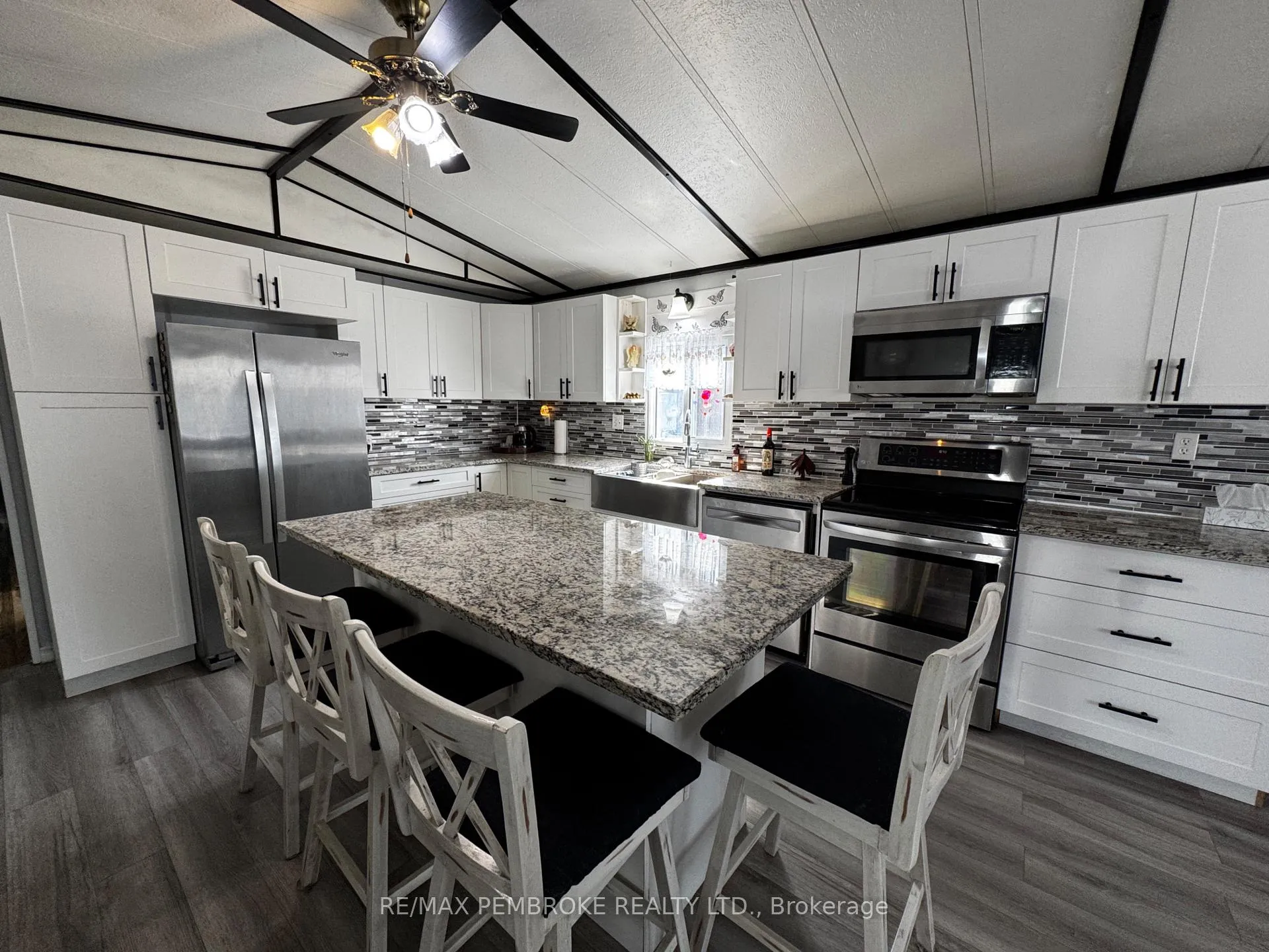Photo 6 of 105 Pinehurst Estates, Petawawa — HOMEH