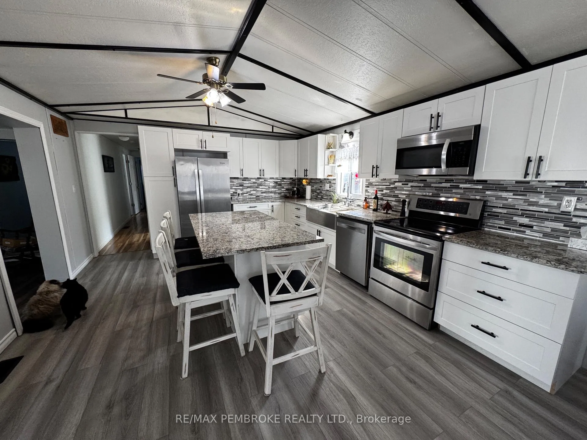 Photo 7 of 105 Pinehurst Estates, Petawawa — HOMEH