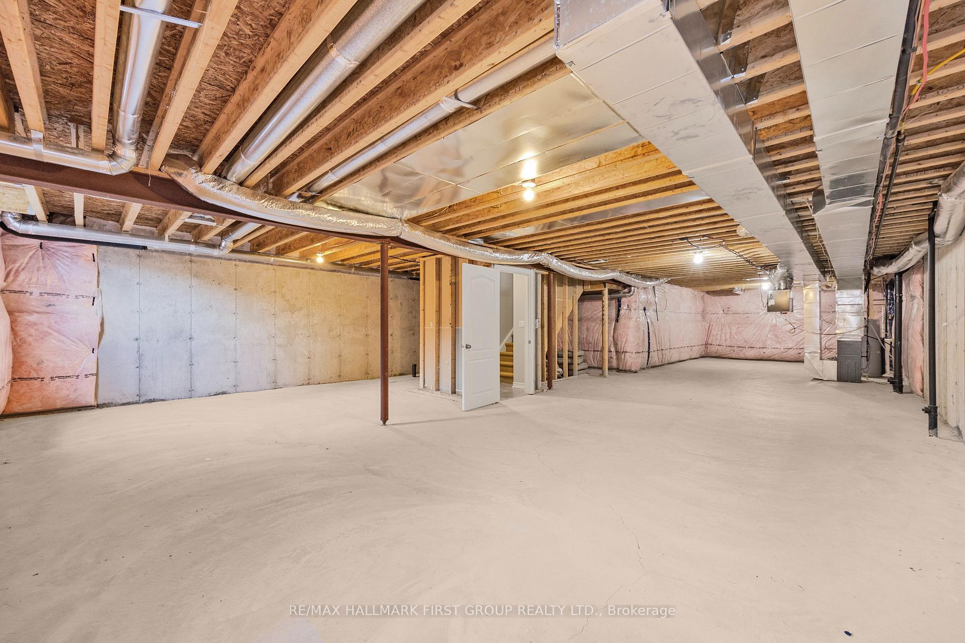 Photo 27 of 43 Washburn Path, Clarington, Courtice — HOMEH