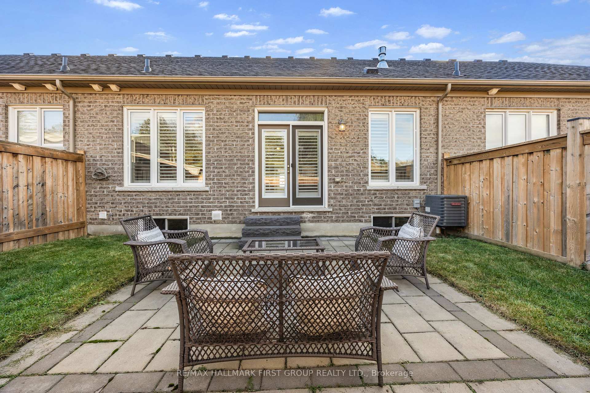 Photo 30 of 43 Washburn Path, Clarington, Courtice — HOMEH