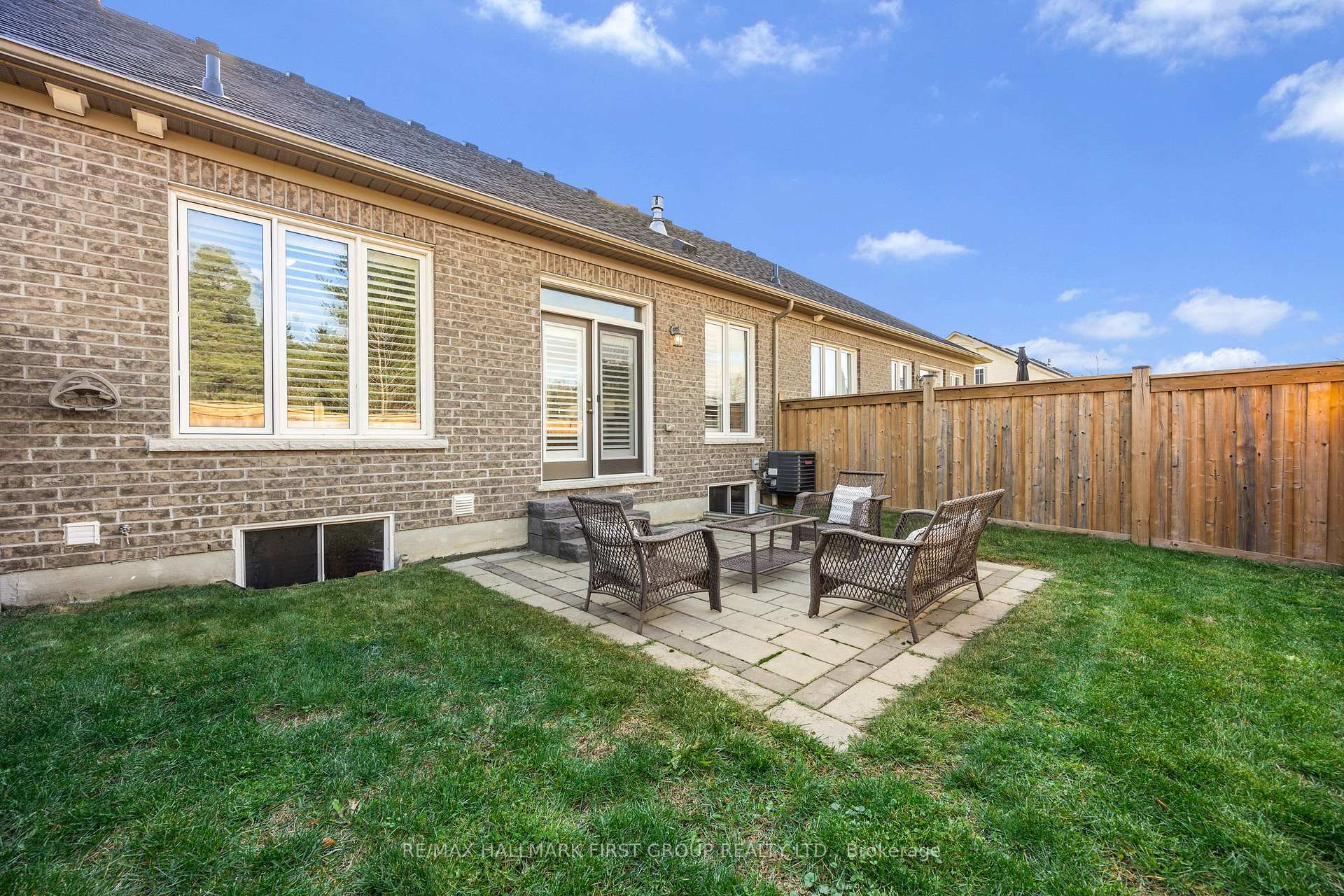 Photo 31 of 43 Washburn Path, Clarington, Courtice — HOMEH