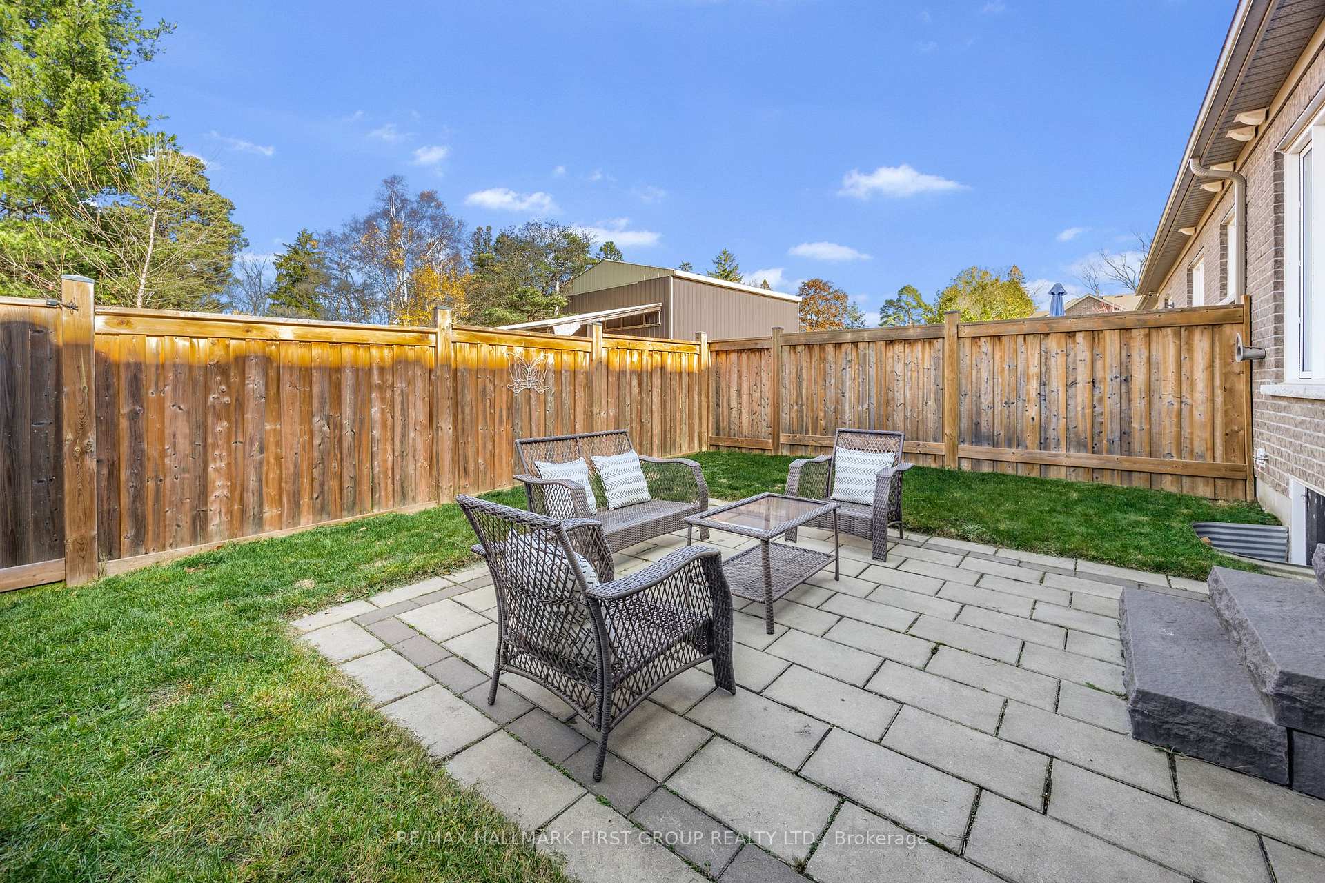 Photo 32 of 43 Washburn Path, Clarington, Courtice — HOMEH