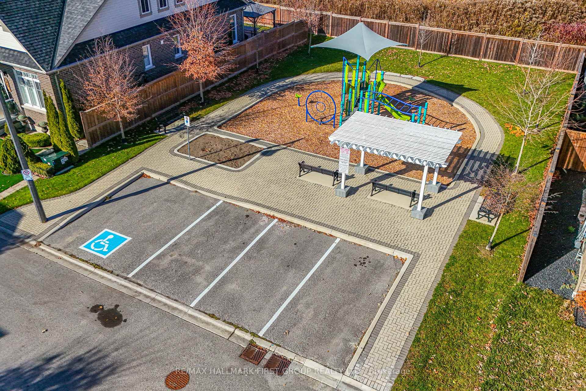 Photo 36 of 43 Washburn Path, Clarington, Courtice — HOMEH