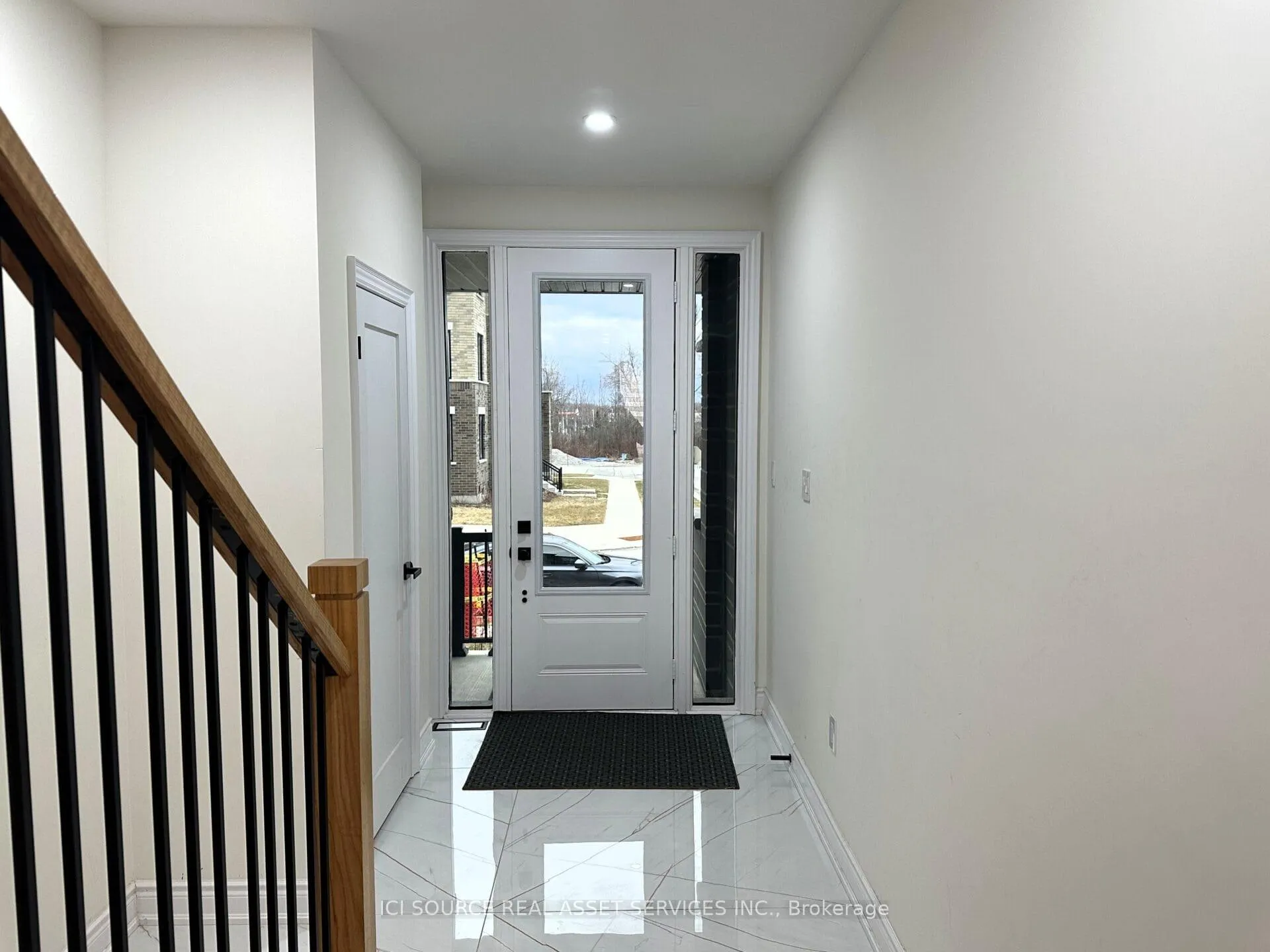 Photo 3 of 56 Tennant Circle, Vaughan, Vellore Village — HOMEH