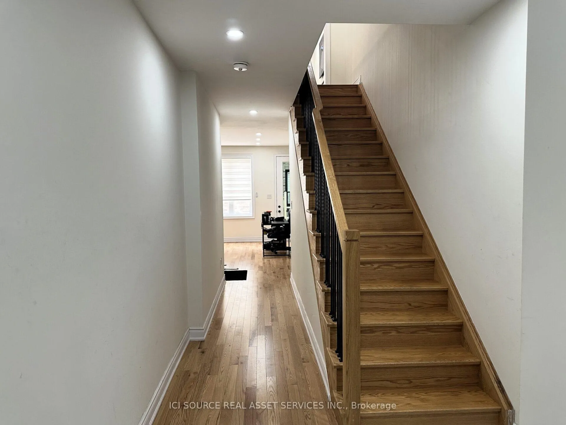 Photo 4 of 56 Tennant Circle, Vaughan, Vellore Village — HOMEH
