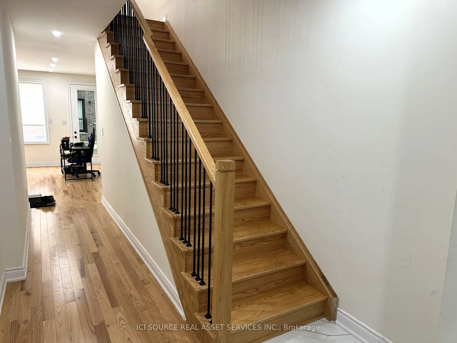 Photo 6 of 56 Tennant Circle, Vaughan, Vellore Village — HOMEH