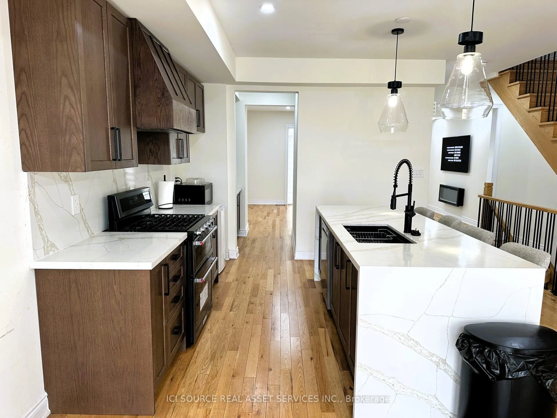 Photo 8 of 56 Tennant Circle, Vaughan, Vellore Village — HOMEH