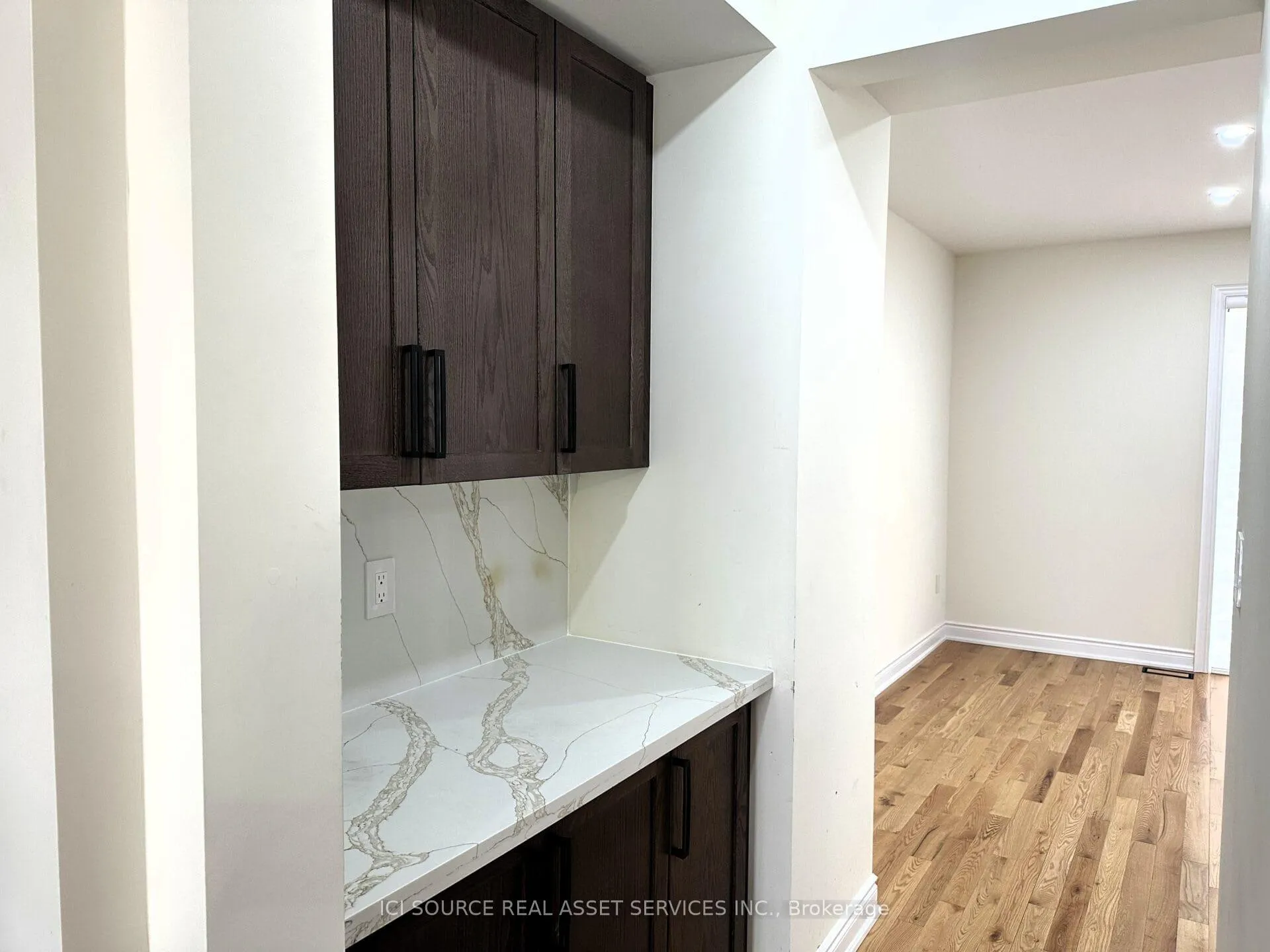 Photo 10 of 56 Tennant Circle, Vaughan, Vellore Village — HOMEH