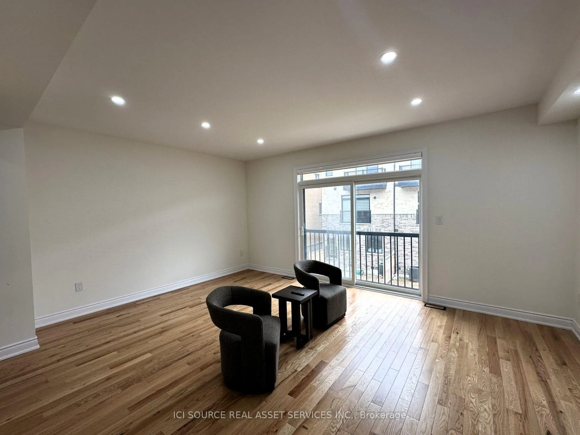 Photo 13 of 56 Tennant Circle, Vaughan, Vellore Village — HOMEH