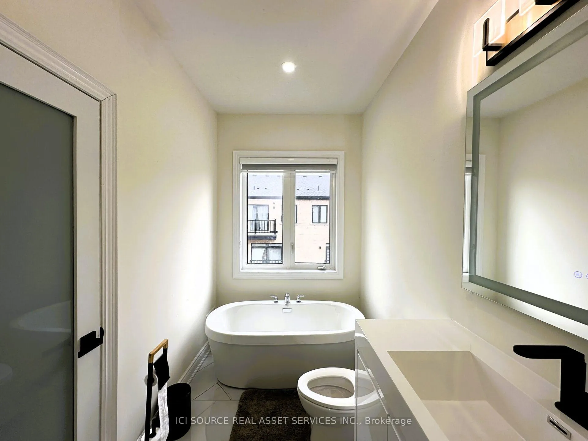Photo 19 of 56 Tennant Circle, Vaughan, Vellore Village — HOMEH