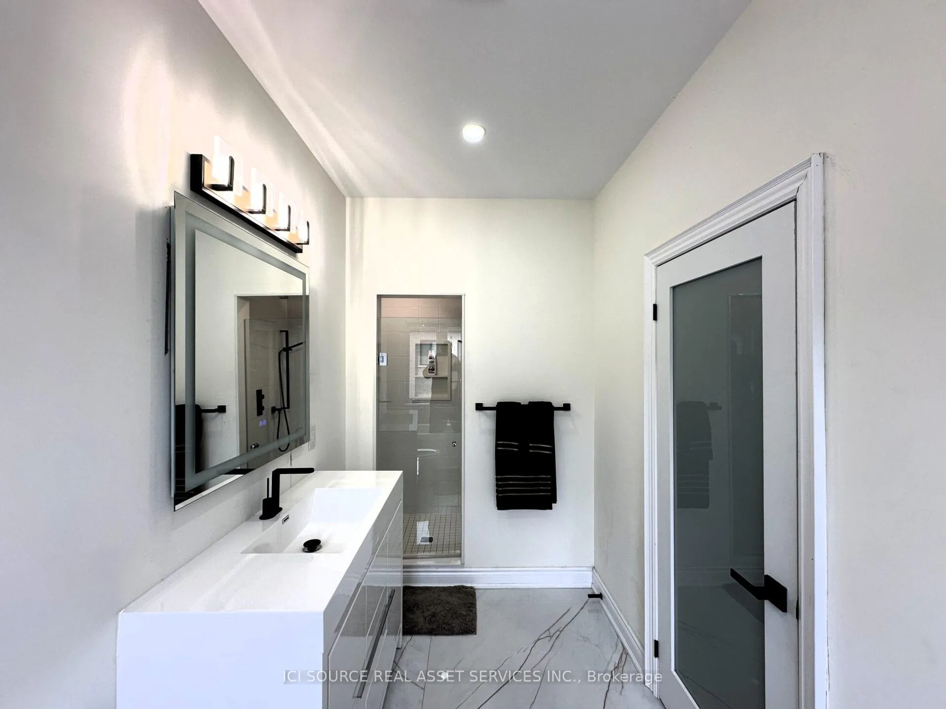 Photo 20 of 56 Tennant Circle, Vaughan, Vellore Village — HOMEH