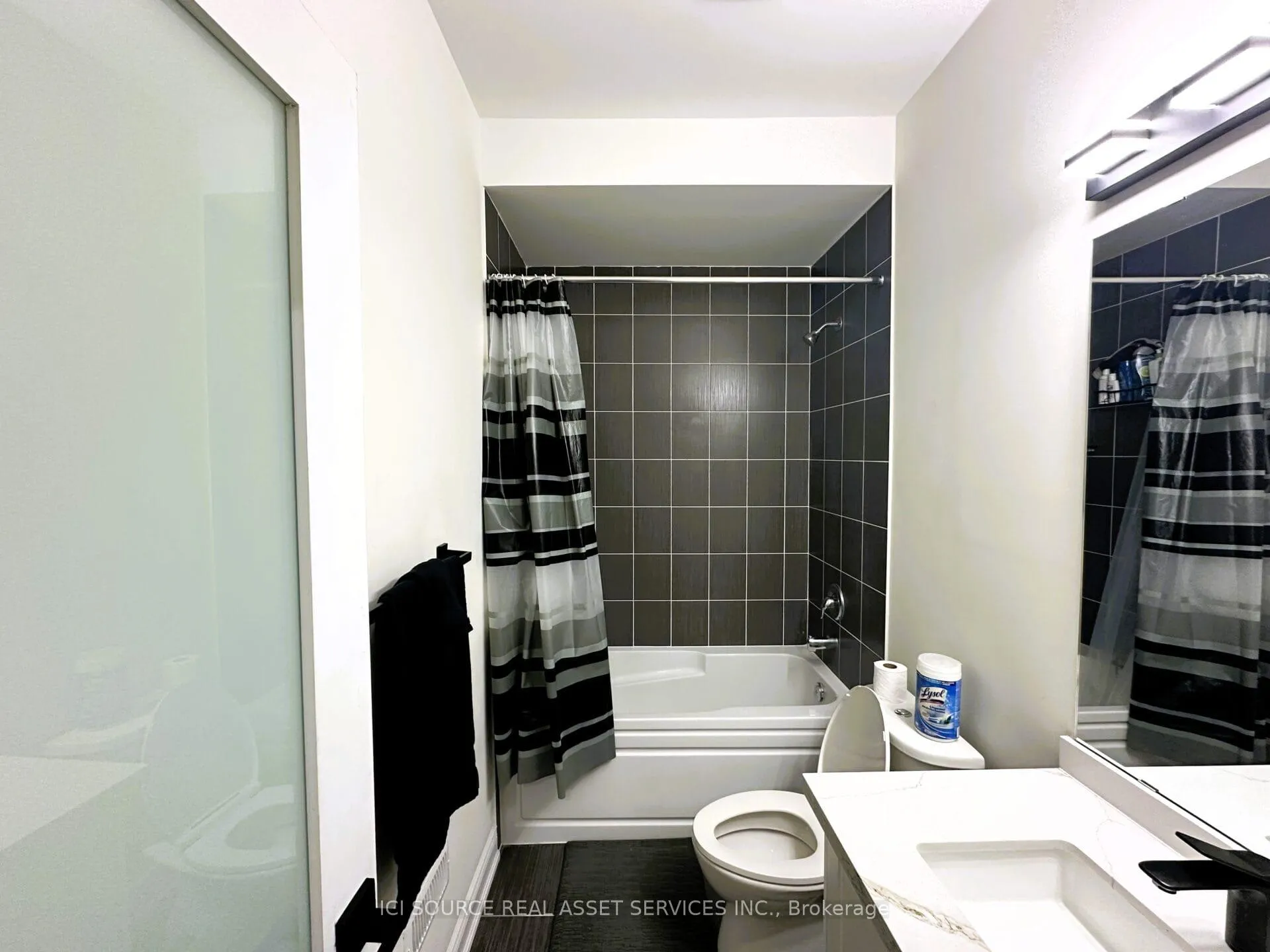 Photo 23 of 56 Tennant Circle, Vaughan, Vellore Village — HOMEH