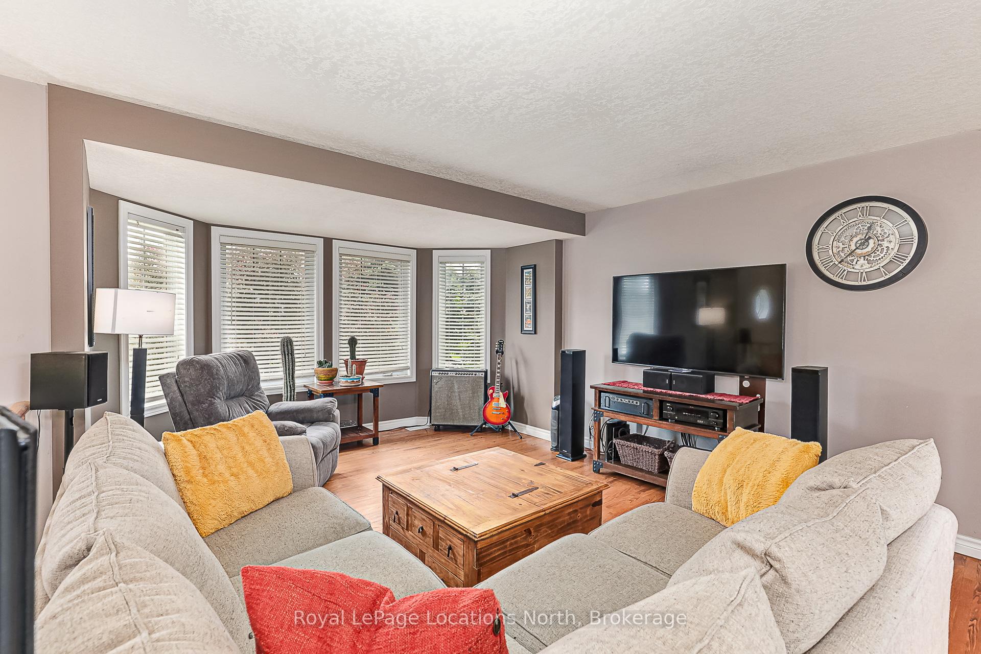 Photo 4 of 26 Blackburn Avenue, Clearview, Nottawa — HOMEH