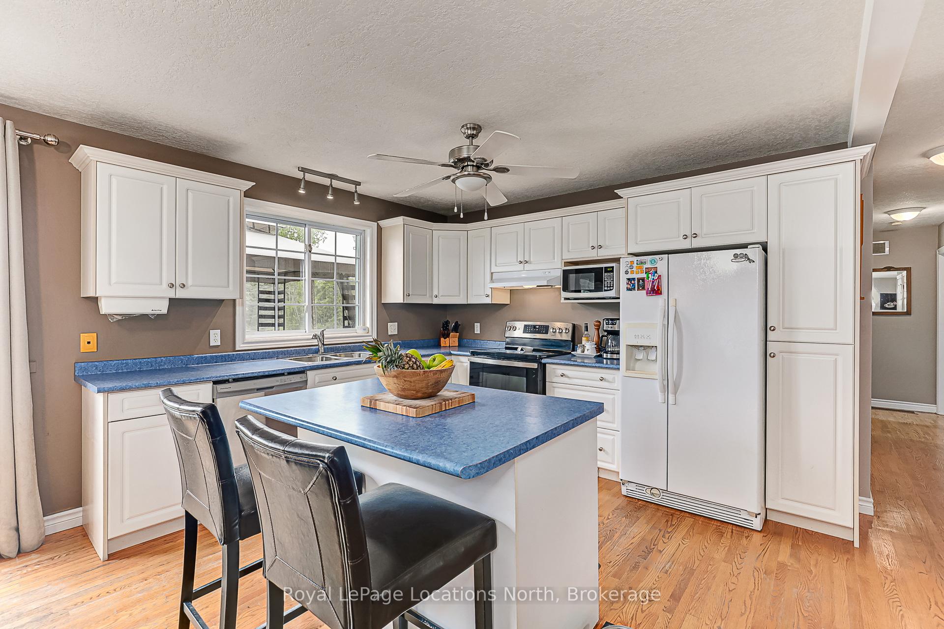 Photo 9 of 26 Blackburn Avenue, Clearview, Nottawa — HOMEH