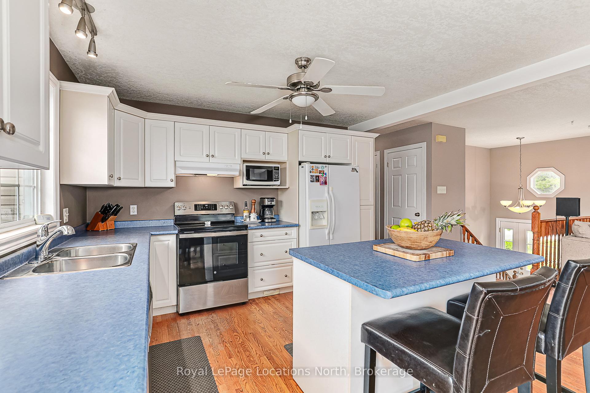 Photo 11 of 26 Blackburn Avenue, Clearview, Nottawa — HOMEH