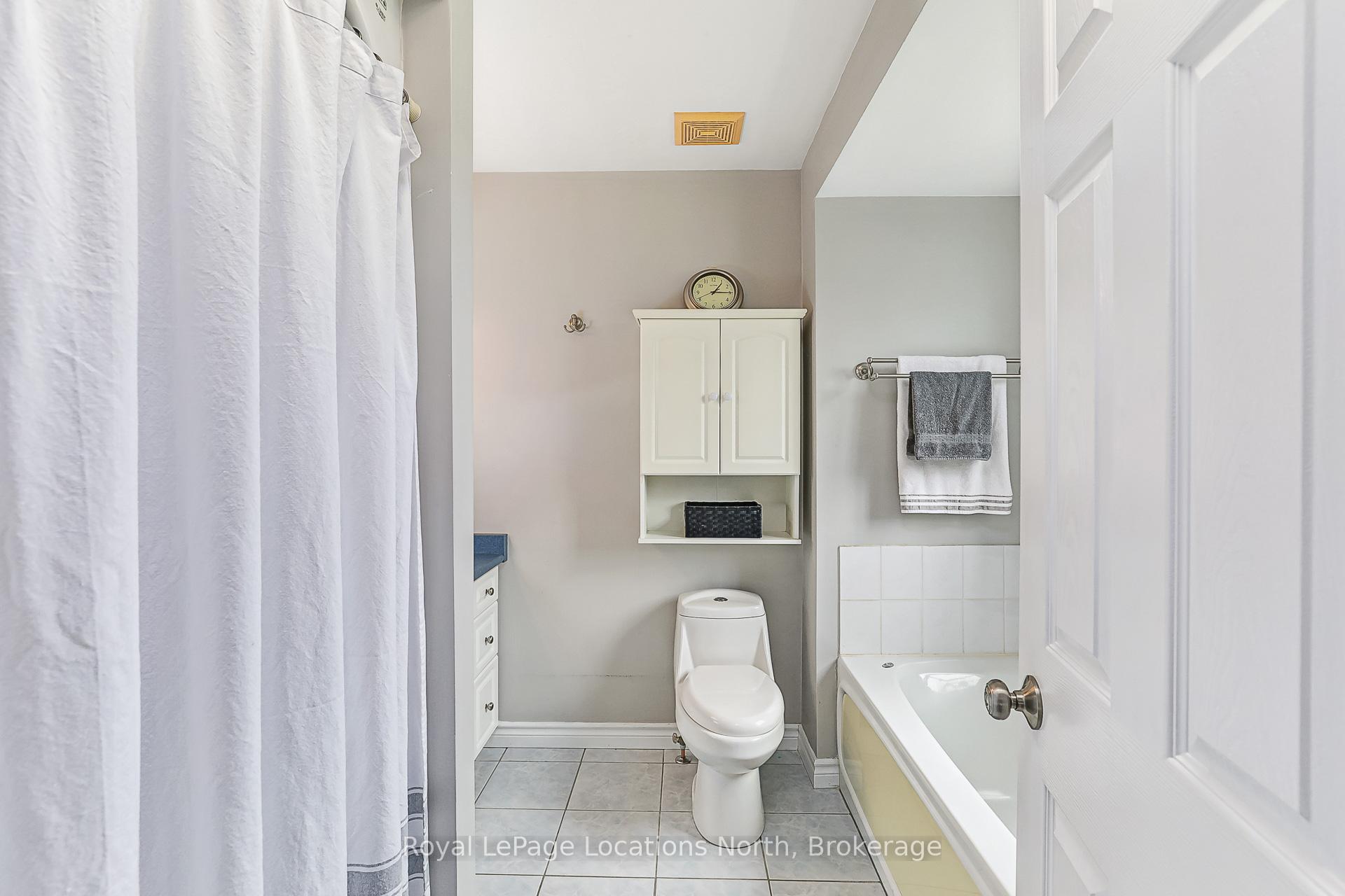 Photo 16 of 26 Blackburn Avenue, Clearview, Nottawa — HOMEH