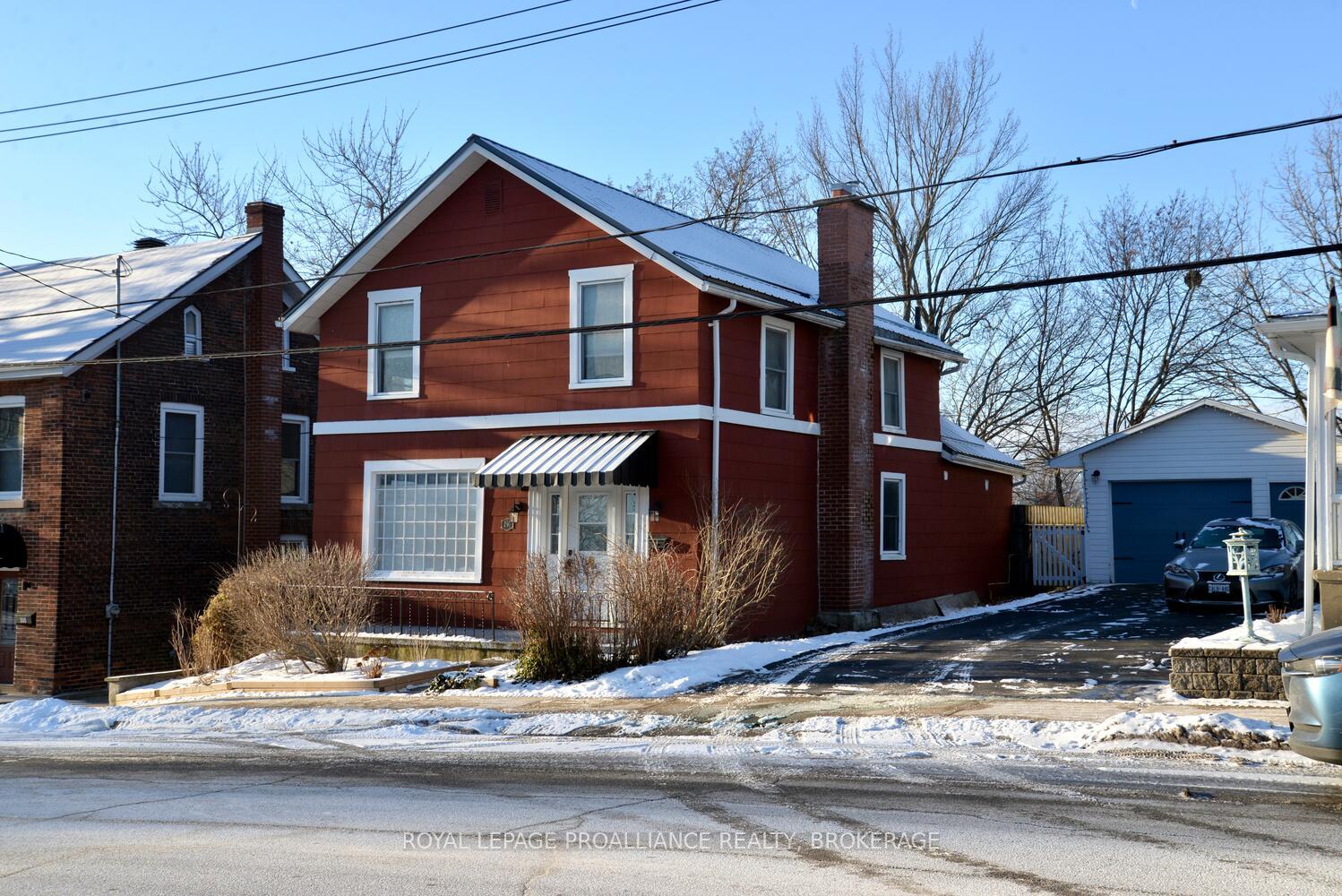 Photo 2 of 290 Stone Street S, Gananoque — HOMEH