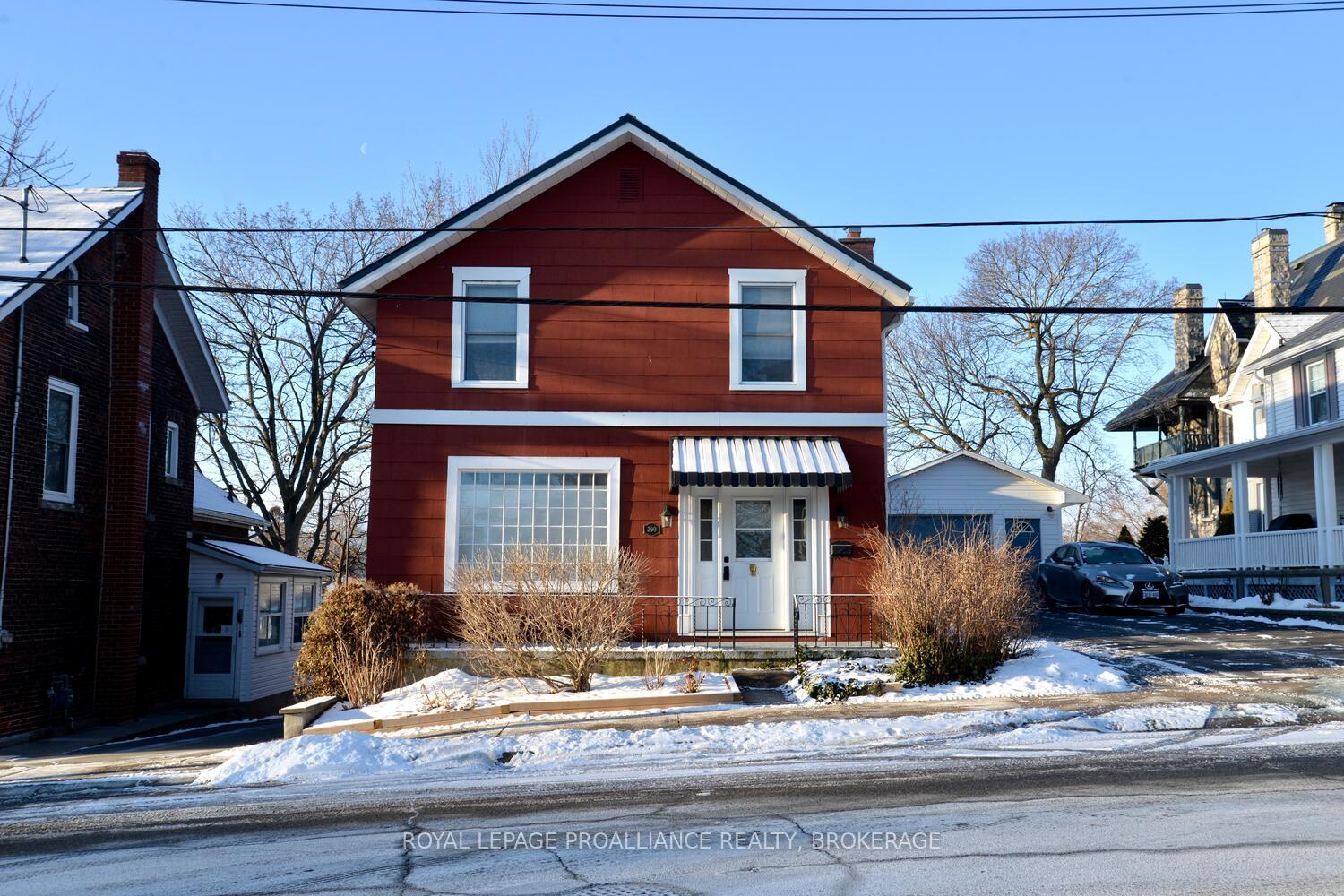 Photo 4 of 290 Stone Street S, Gananoque — HOMEH
