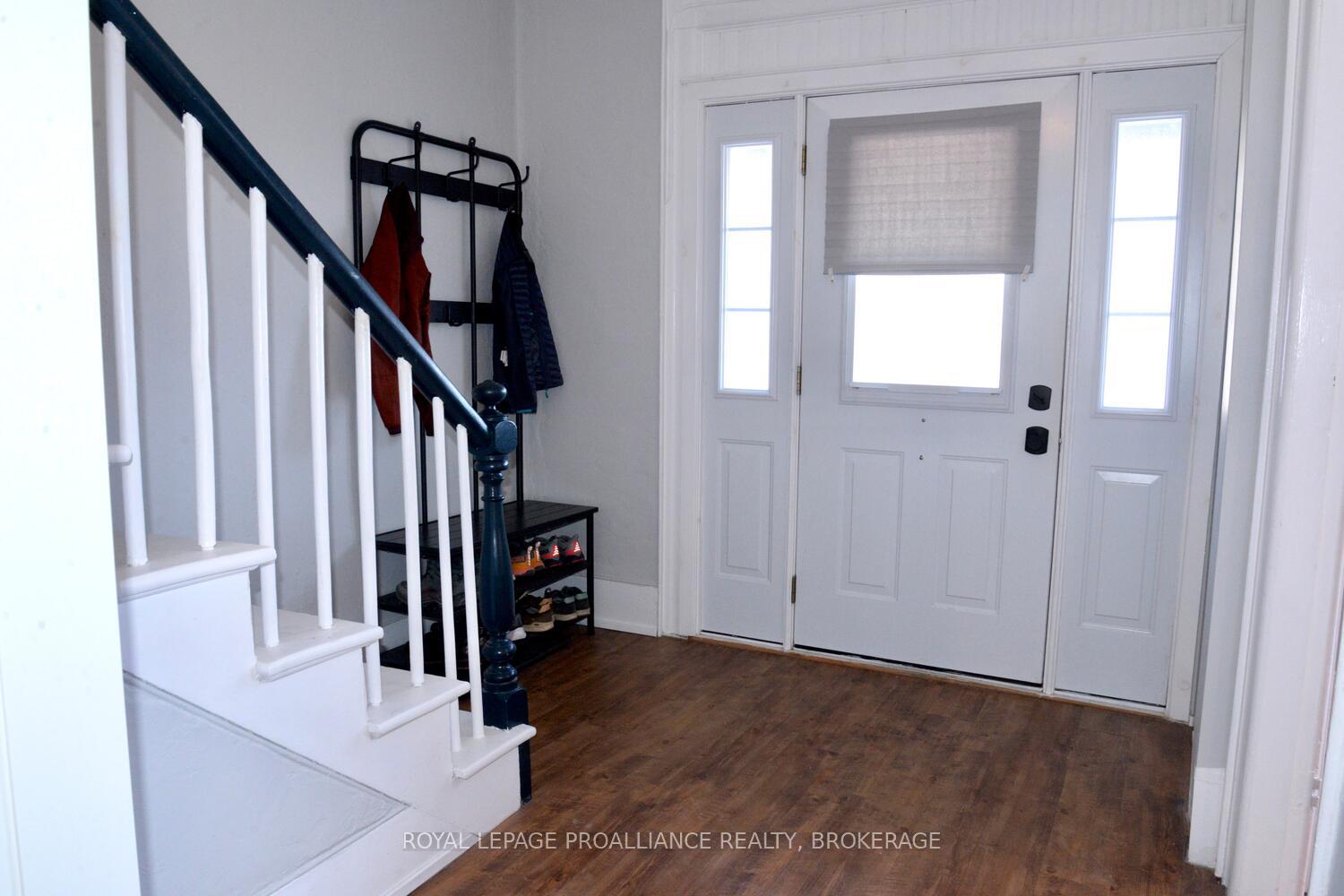 Photo 5 of 290 Stone Street S, Gananoque — HOMEH