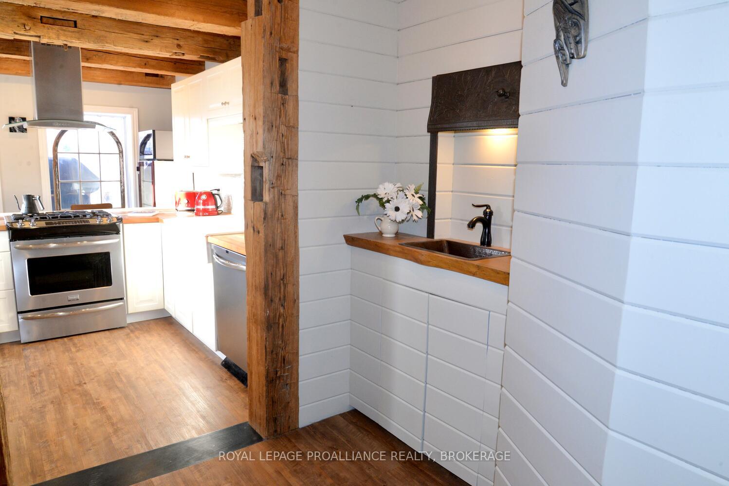 Photo 15 of 290 Stone Street S, Gananoque — HOMEH