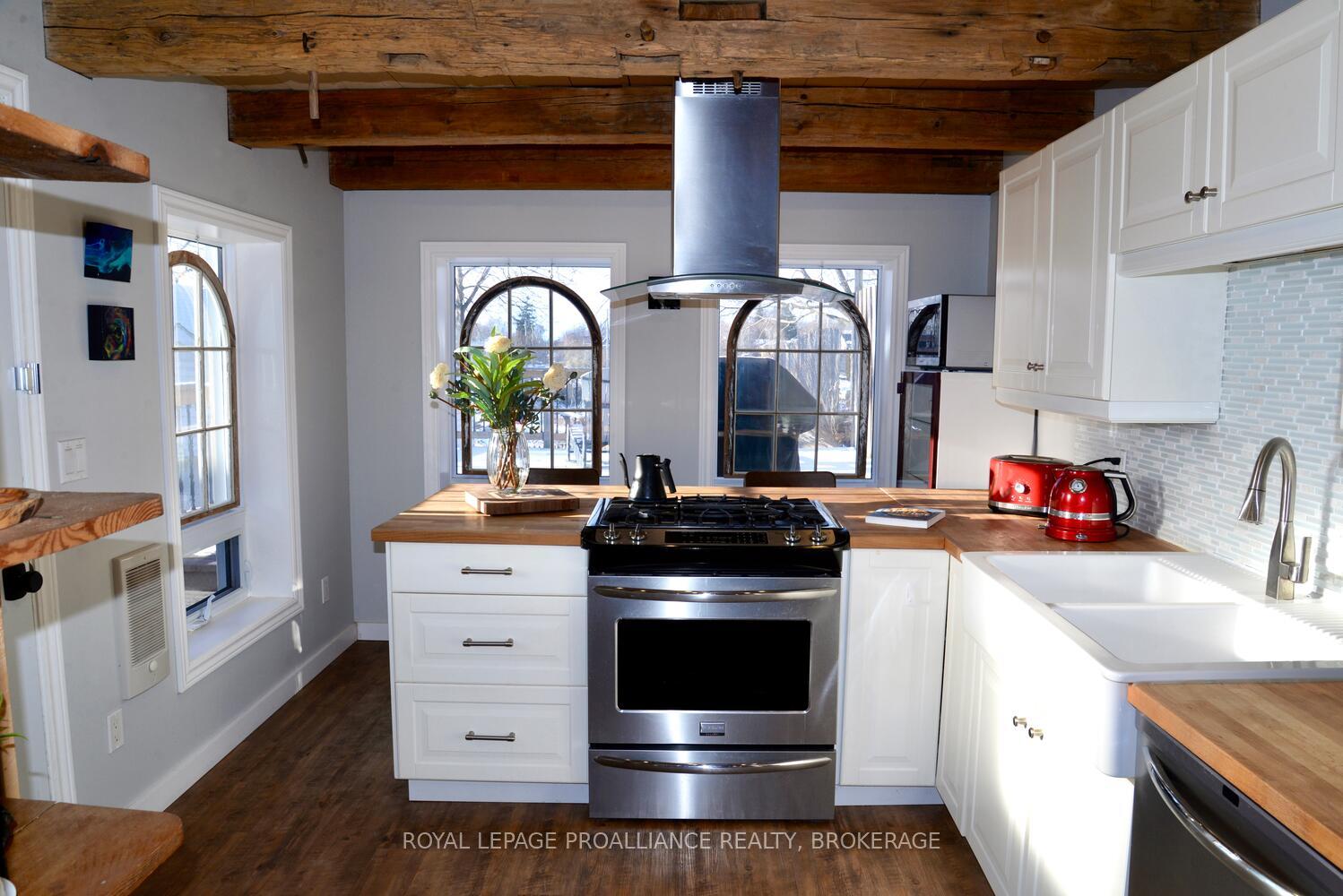 Photo 17 of 290 Stone Street S, Gananoque — HOMEH