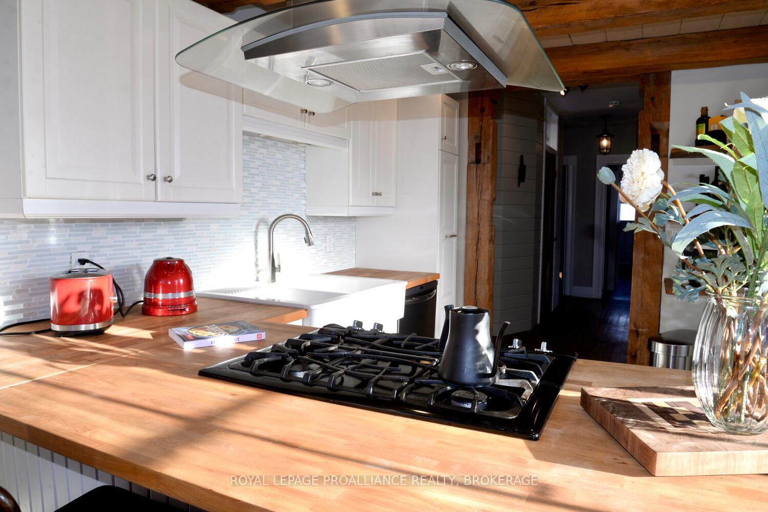 Photo 21 of 290 Stone Street S, Gananoque — HOMEH