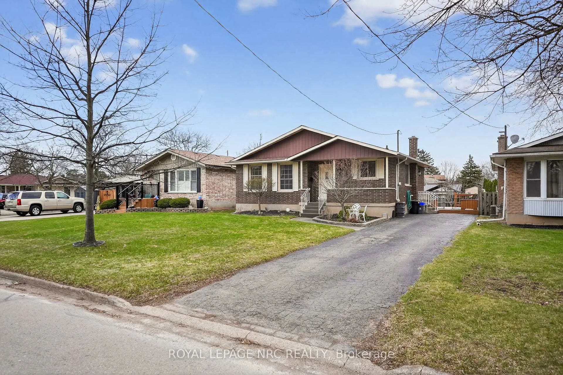 Photo 2 of 110 Sherman Drive, St. Catharines, Lakeport — HOMEH